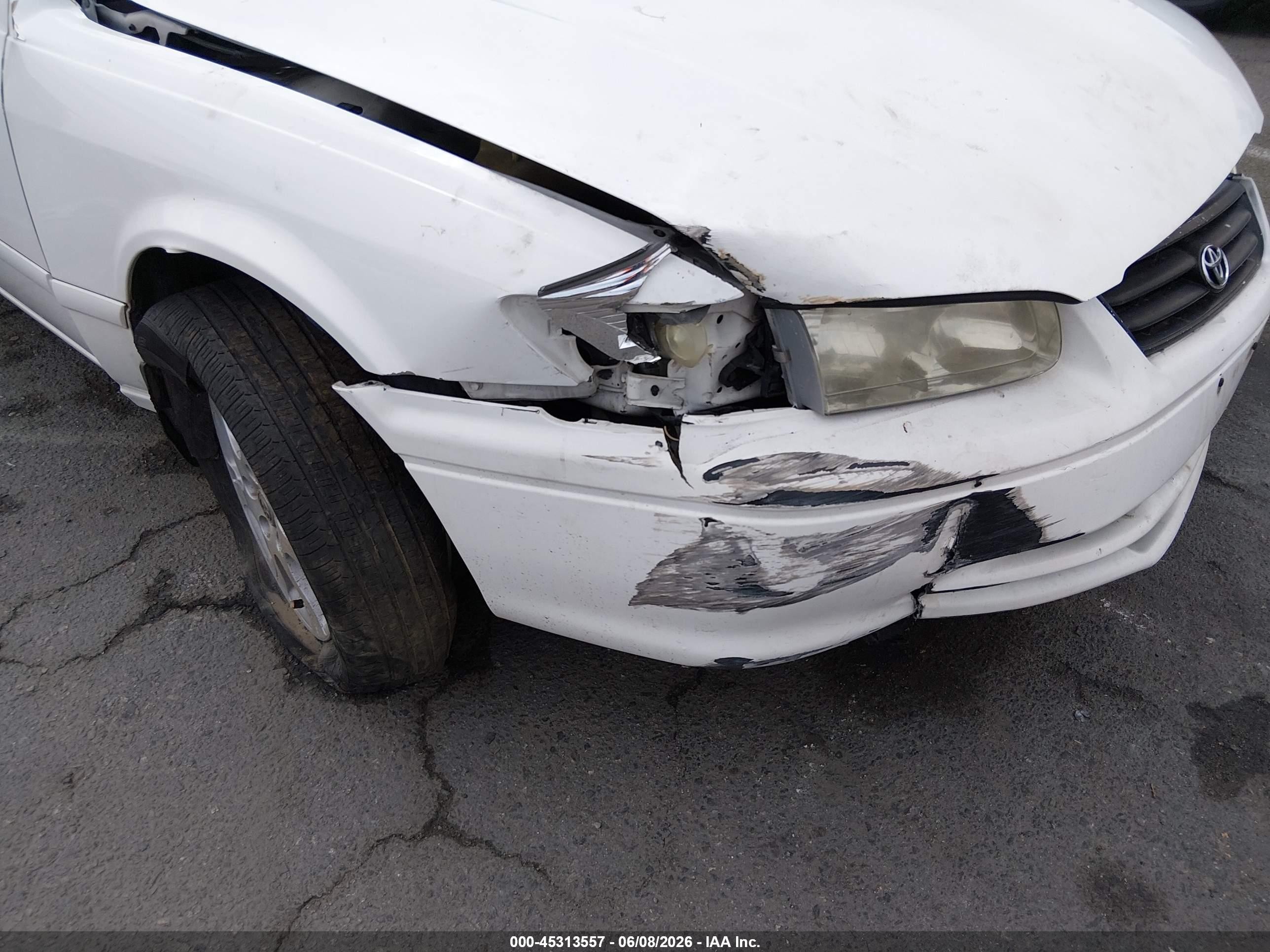 2000 Toyota Camry Ce/le/xle White vin: 4T1BG22K0YU753686