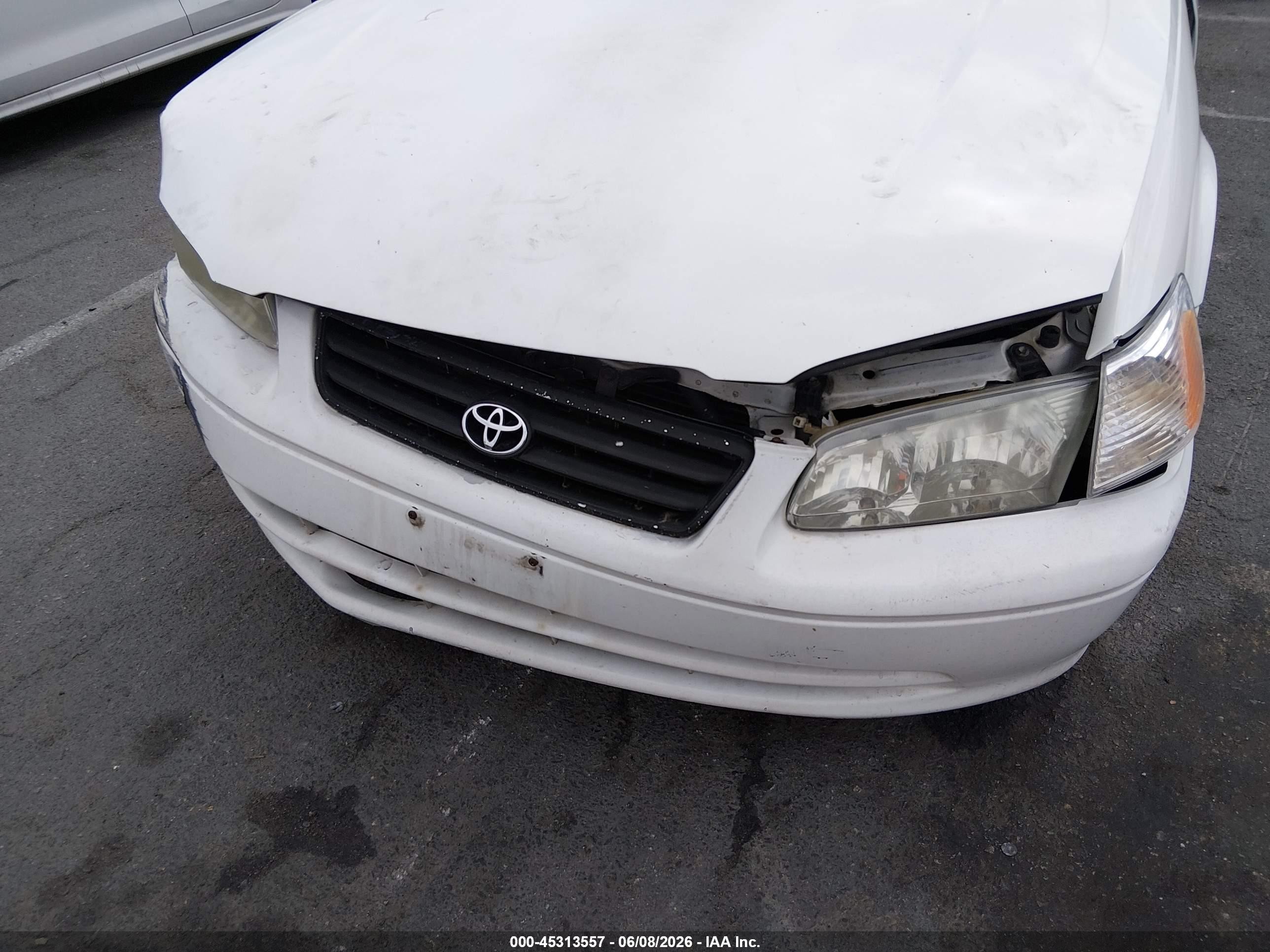 2000 Toyota Camry Ce/le/xle White vin: 4T1BG22K0YU753686