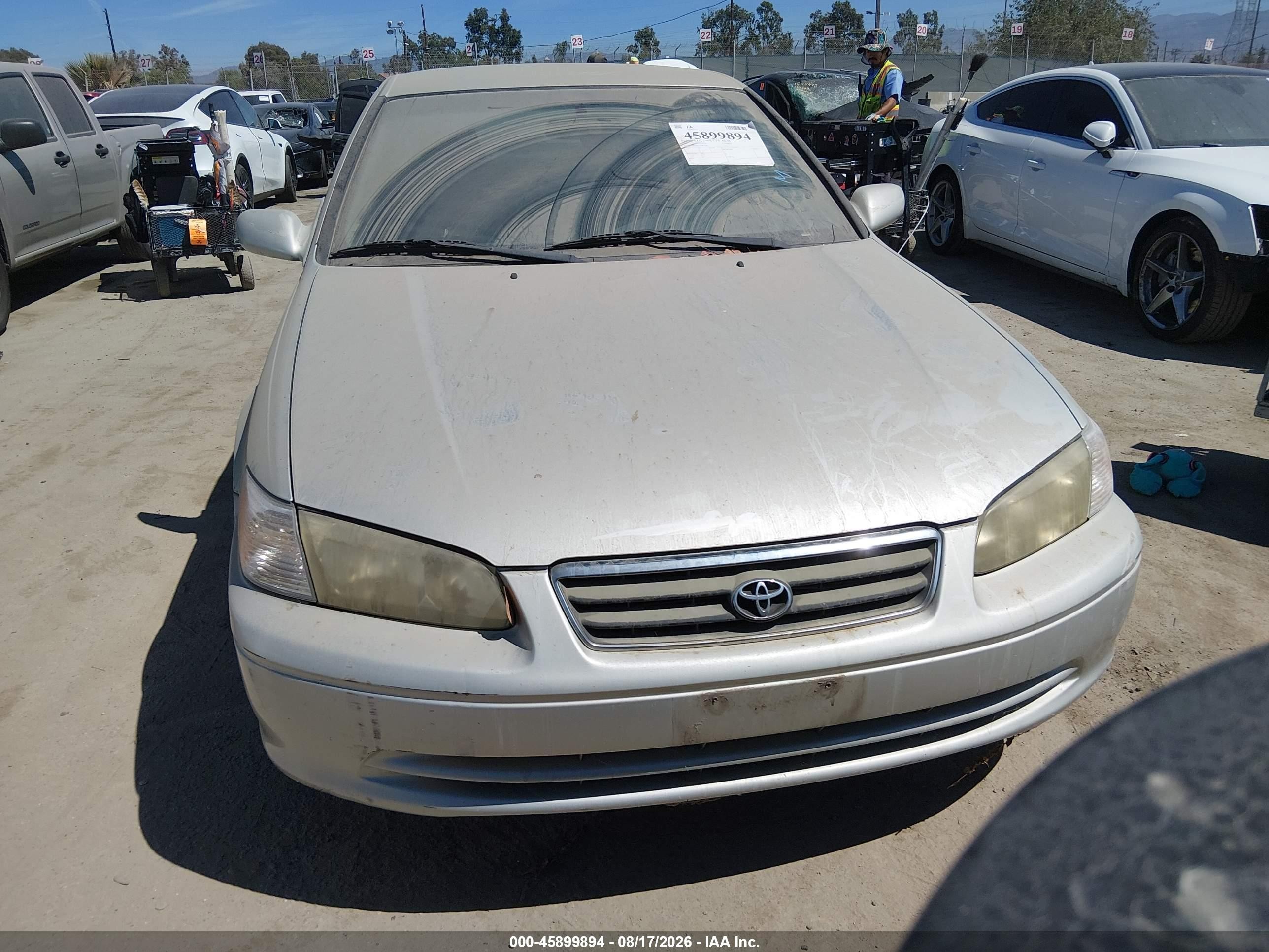 2001 Toyota Camry Ce Серебряный vin: 4T1BG22K11U083510