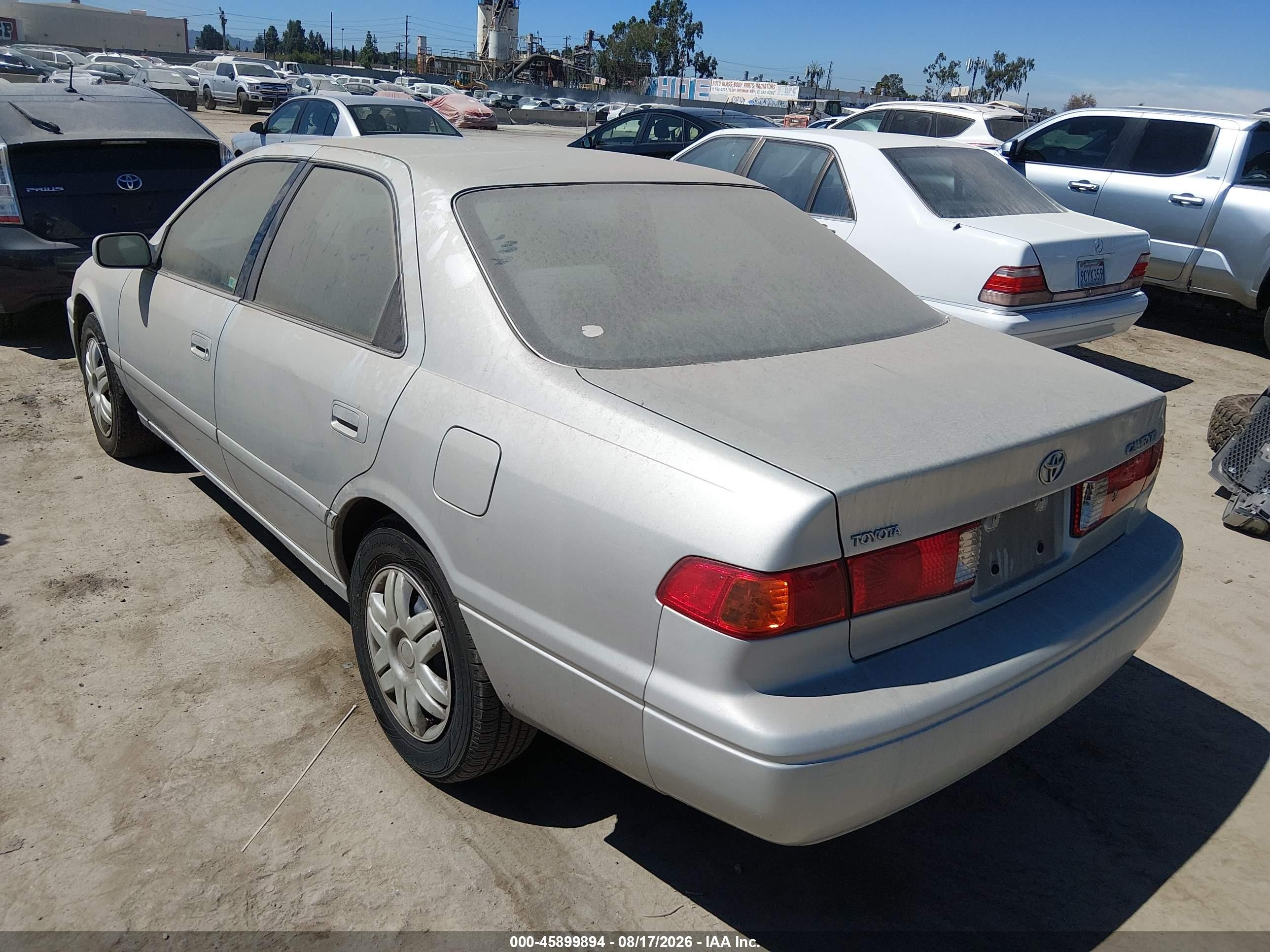 2001 Toyota Camry Ce Серебряный vin: 4T1BG22K11U083510