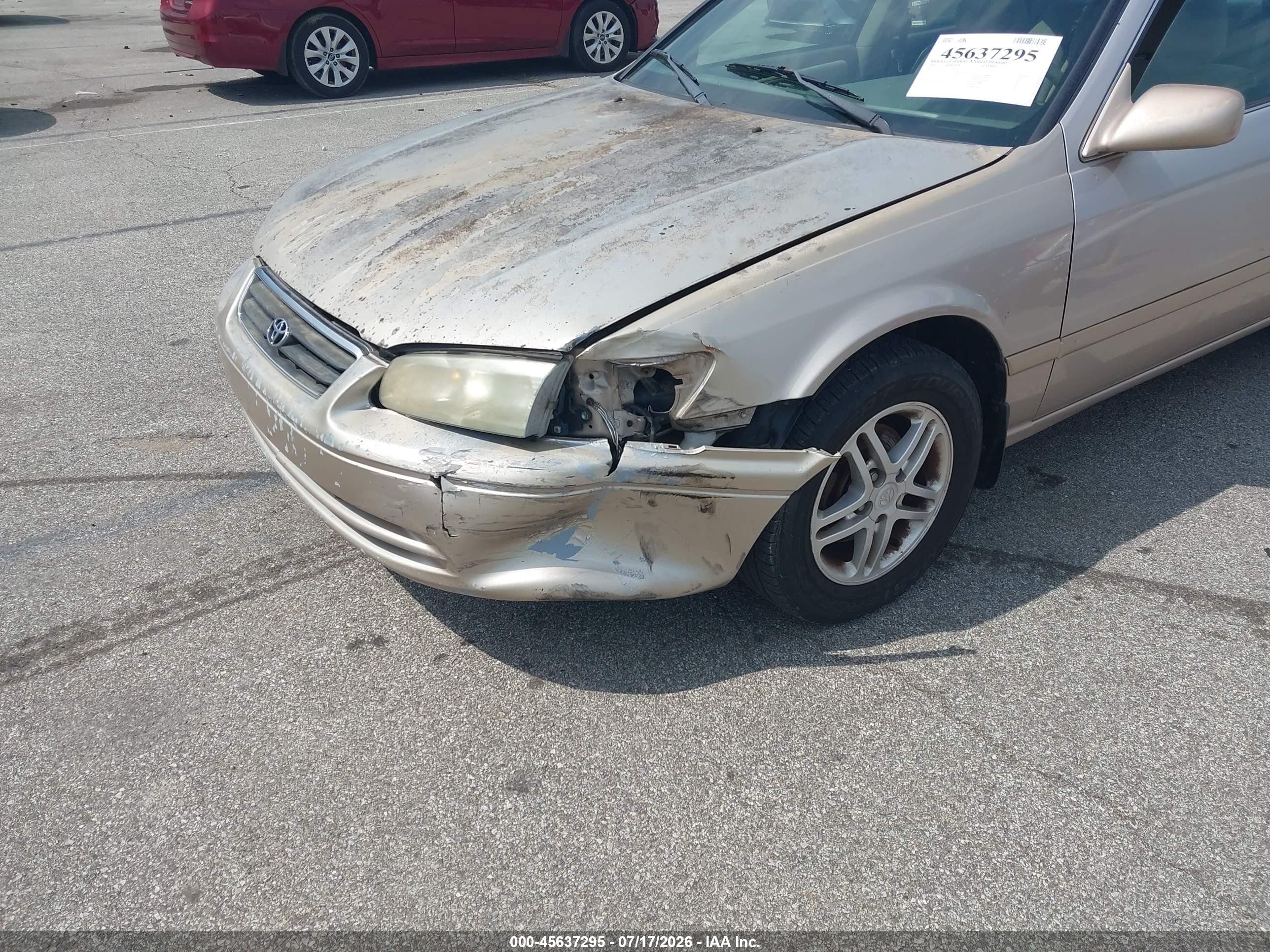2001 Toyota Camry Le Gold vin: 4T1BG22K11U093941