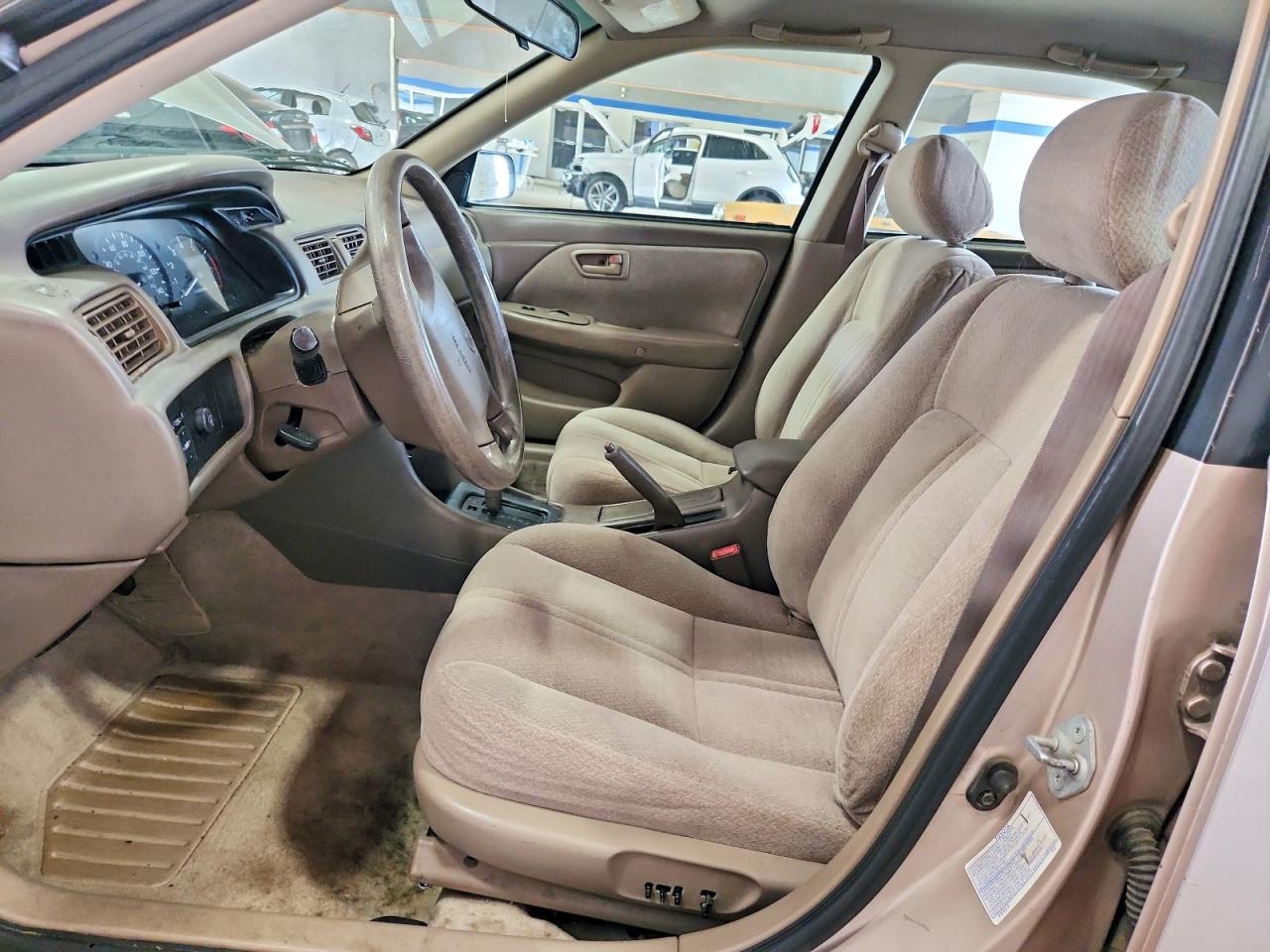 2001 Toyota Camry Le Серебряный vin: 4T1BG22K11U104291