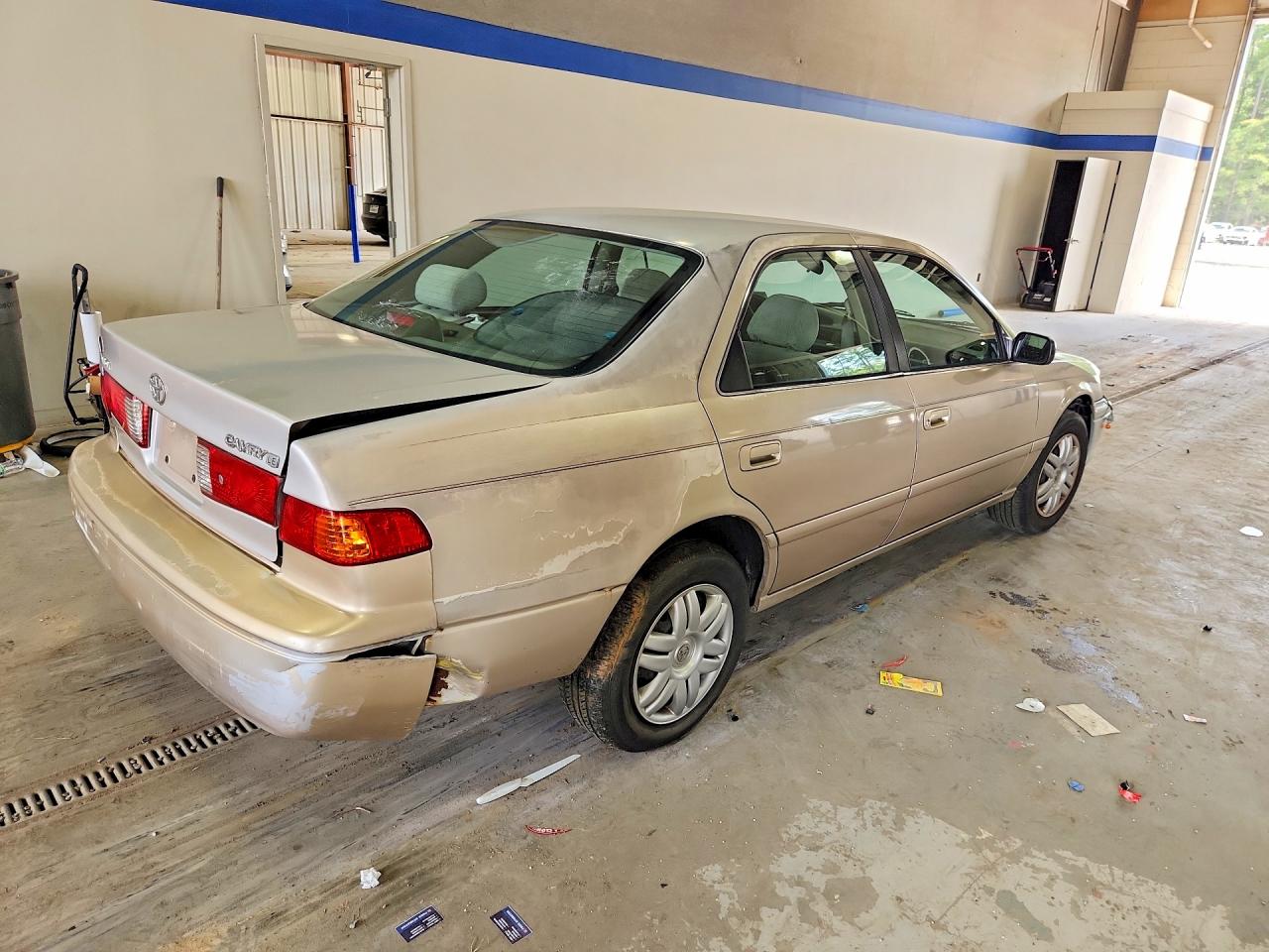 2001 Toyota Camry Le Серебряный vin: 4T1BG22K11U104291