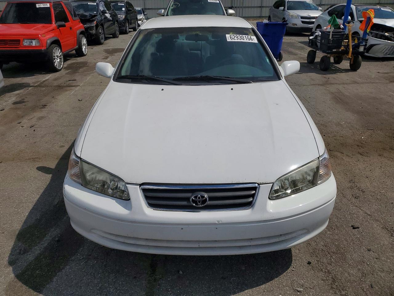 2001 Toyota Camry Le White vin: 4T1BG22K11U764797