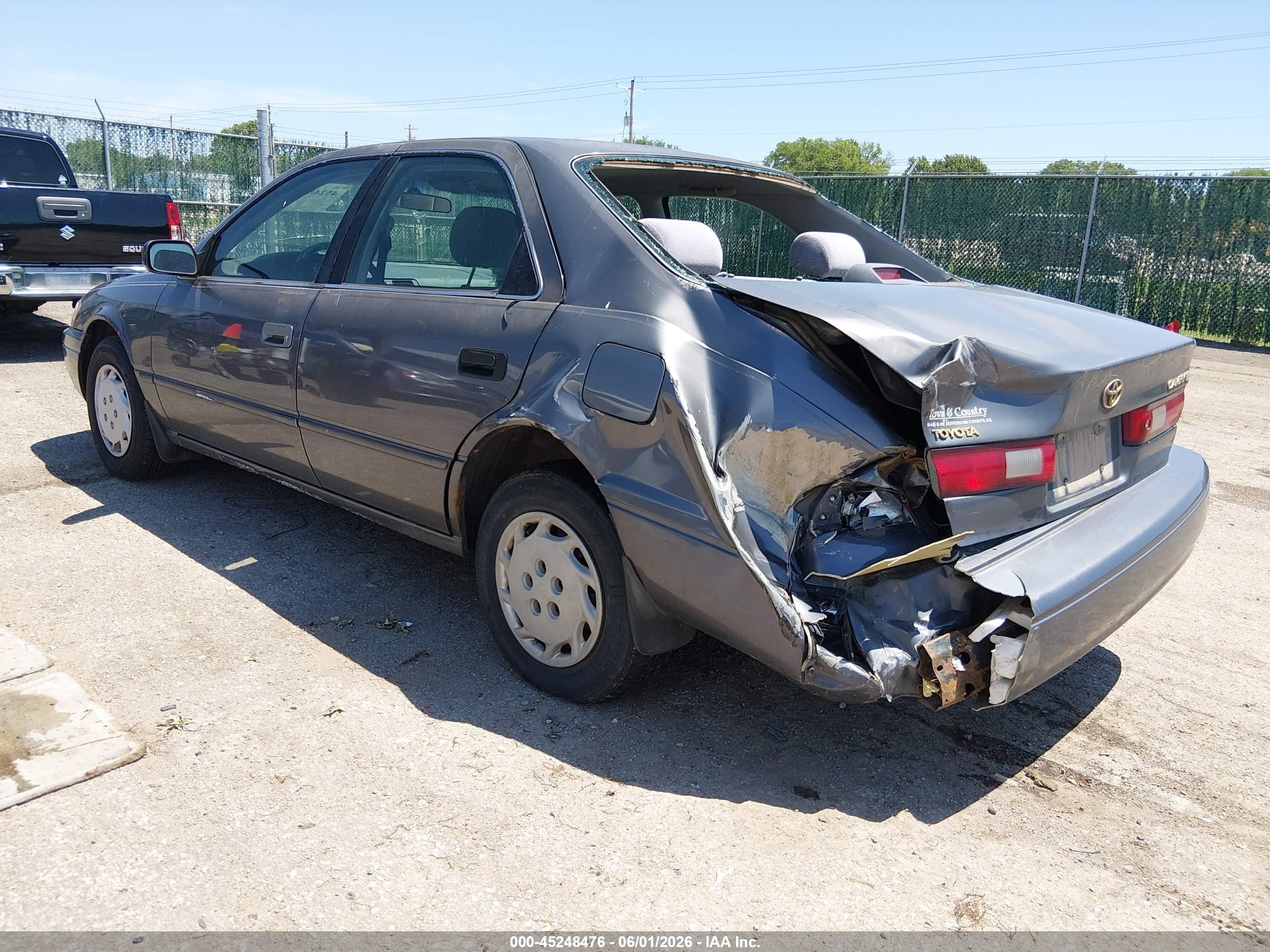 1997 Toyota Camry Le Gray vin: 4T1BG22K1VU178154