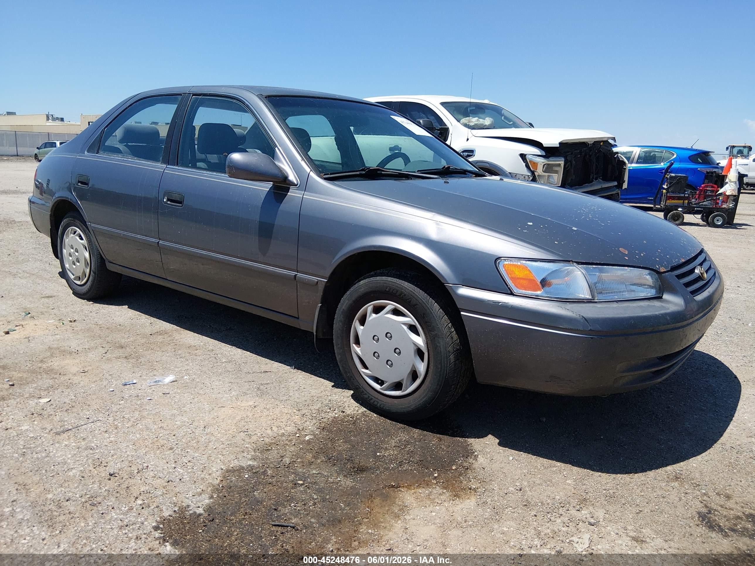 1997 Toyota Camry Le Gray vin: 4T1BG22K1VU178154
