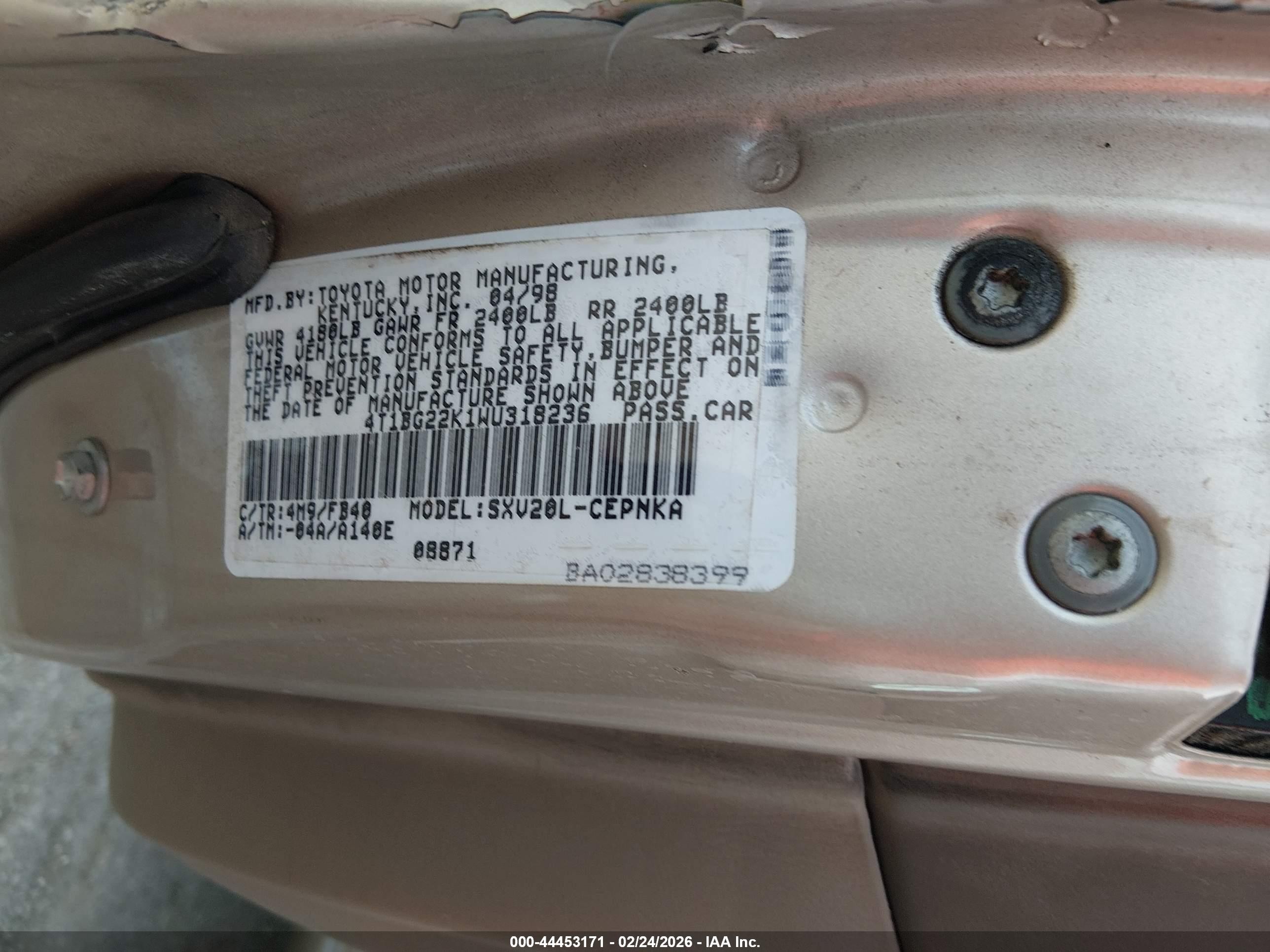 1998 Toyota Camry Le Золотой vin: 4T1BG22K1WU318236