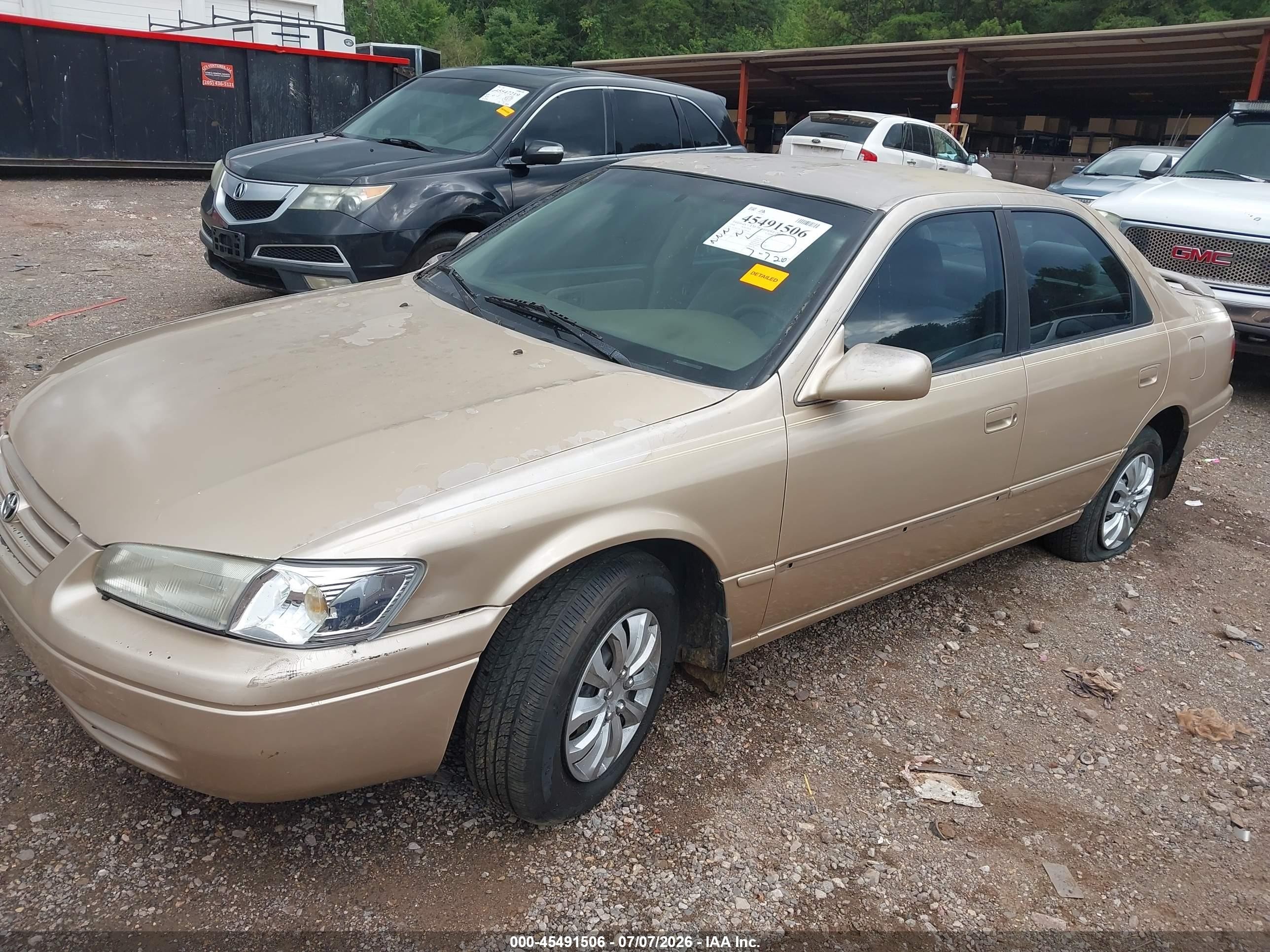 1998 Toyota Camry Le Золотой vin: 4T1BG22K1WU328538
