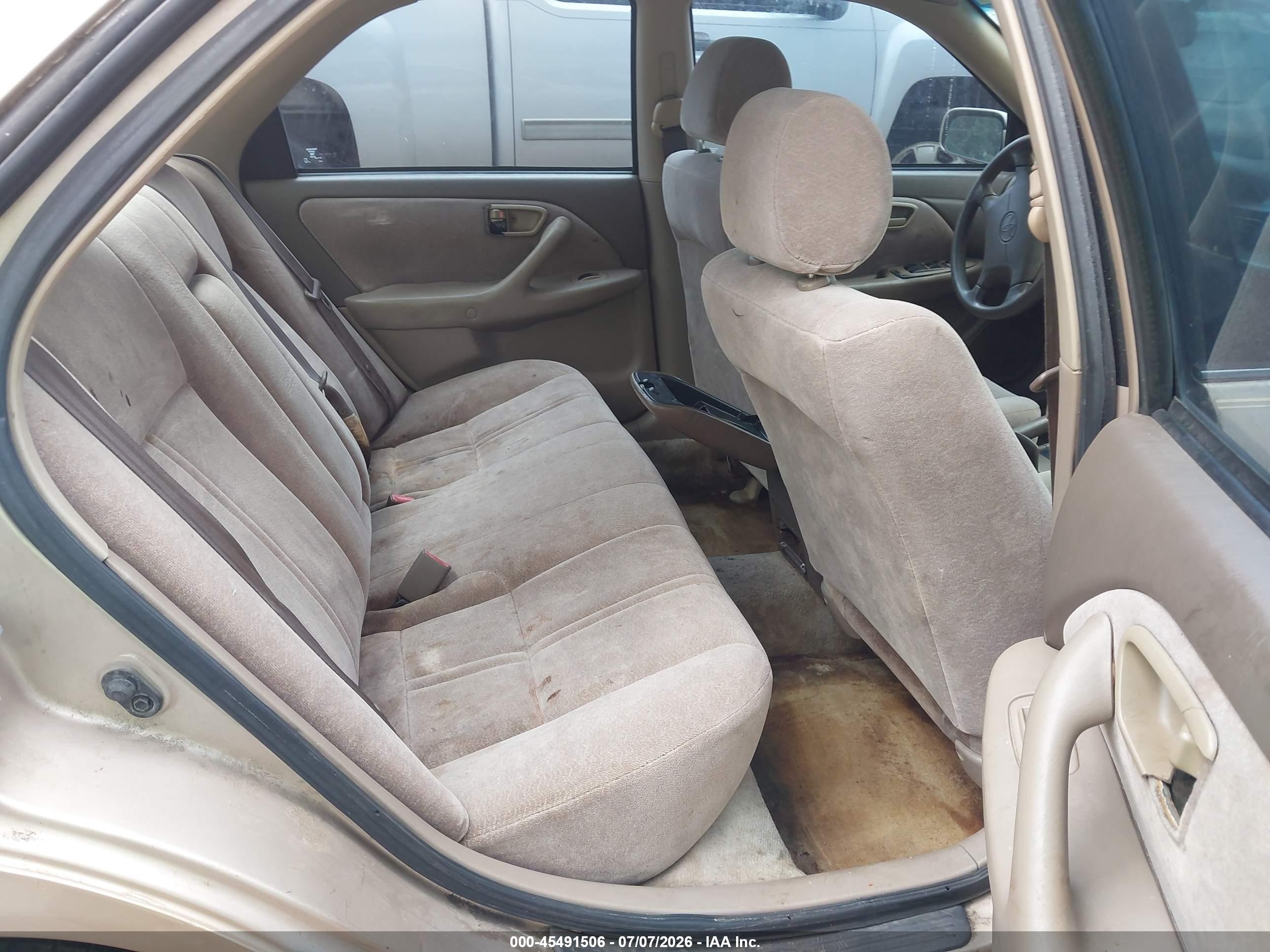 1998 Toyota Camry Le Золотой vin: 4T1BG22K1WU328538