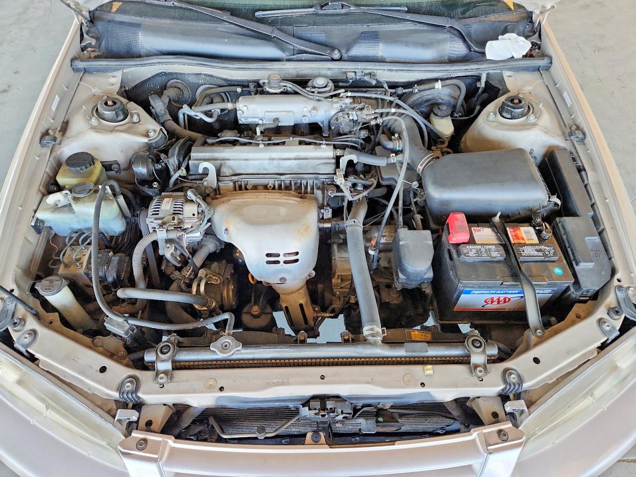 1998 Toyota Camry Le Tan vin: 4T1BG22K1WU354427