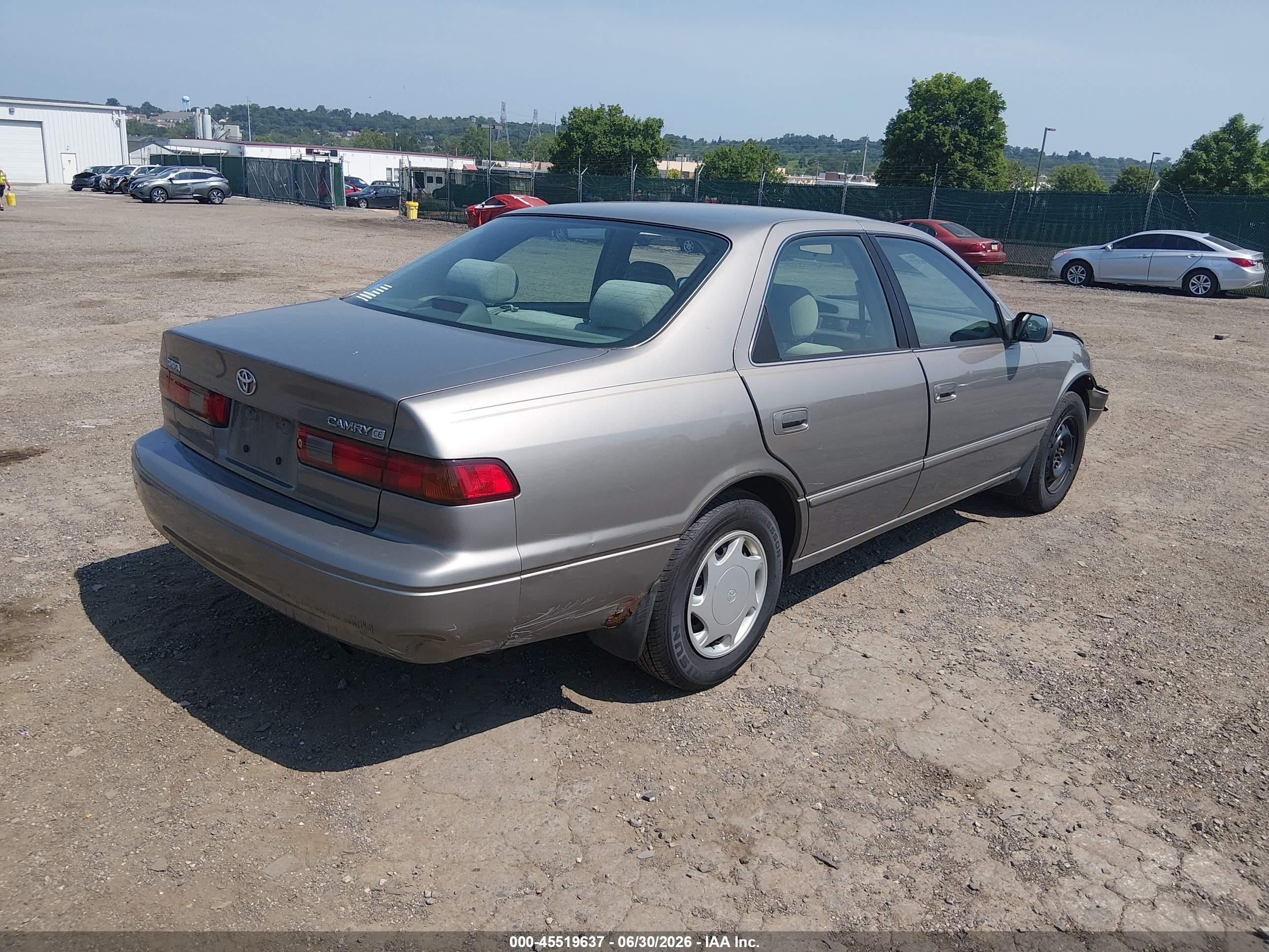 1999 Toyota Camry Ce Brown vin: 4T1BG22K1XU570831