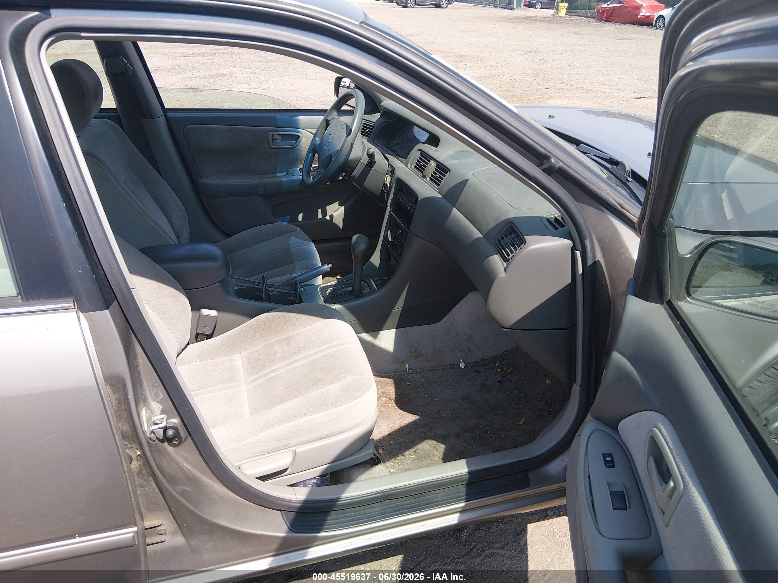 1999 Toyota Camry Ce Brown vin: 4T1BG22K1XU570831