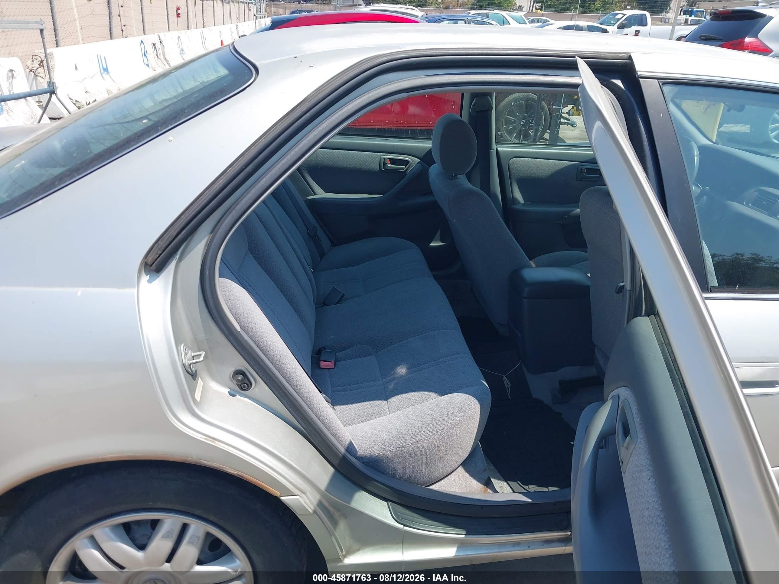 2001 Toyota Camry Le Silver vin: 4T1BG22K21U109712