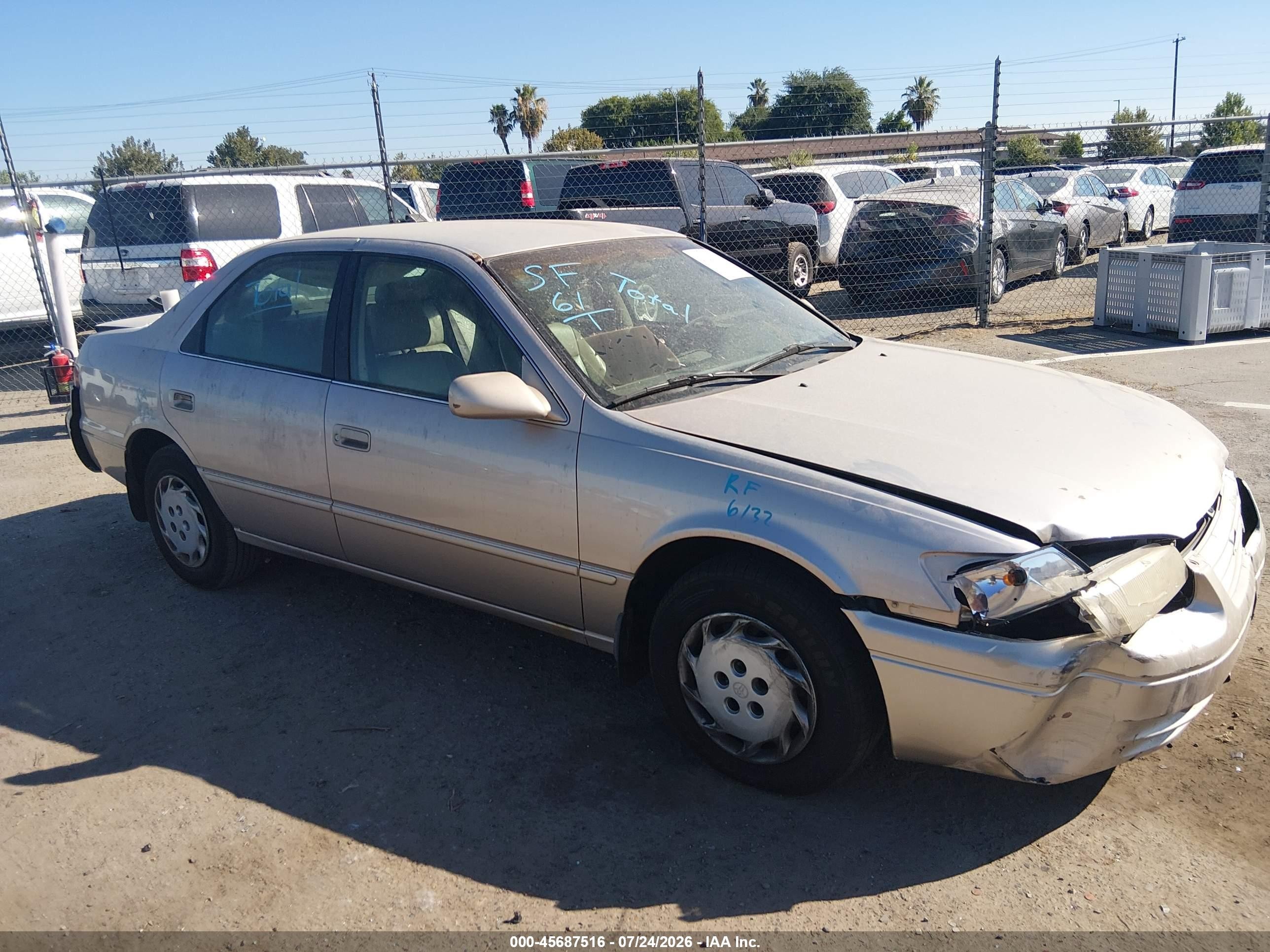 1997 Toyota Camry Le Brown vin: 4T1BG22K2VU181368