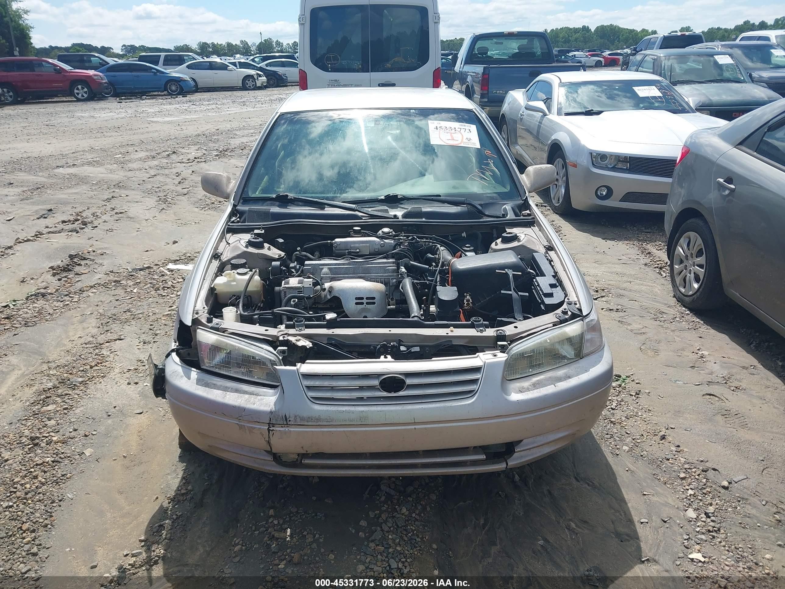 1998 Toyota Camry Le Silver vin: 4T1BG22K2WU328192