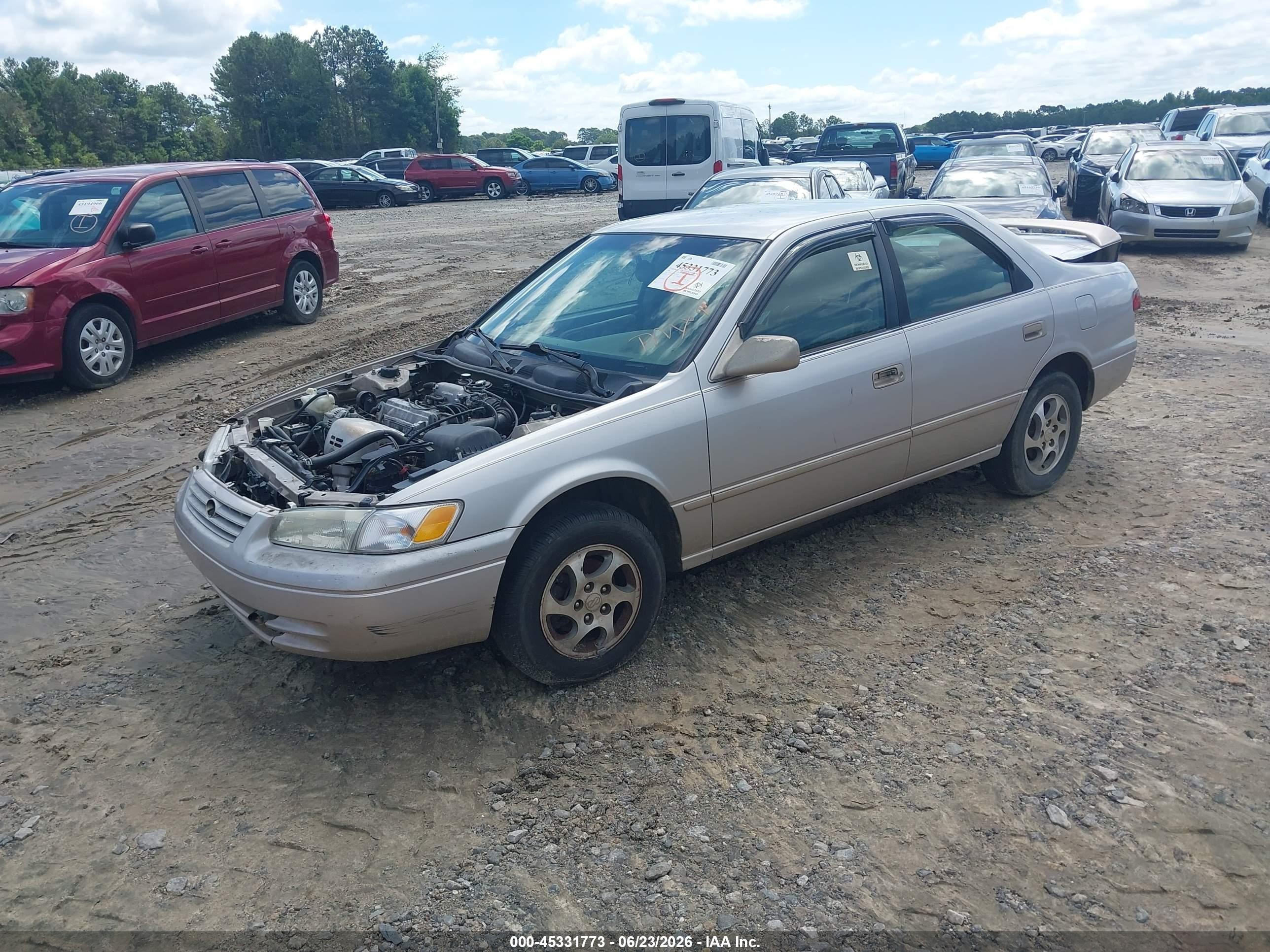 1998 Toyota Camry Le Silver vin: 4T1BG22K2WU328192
