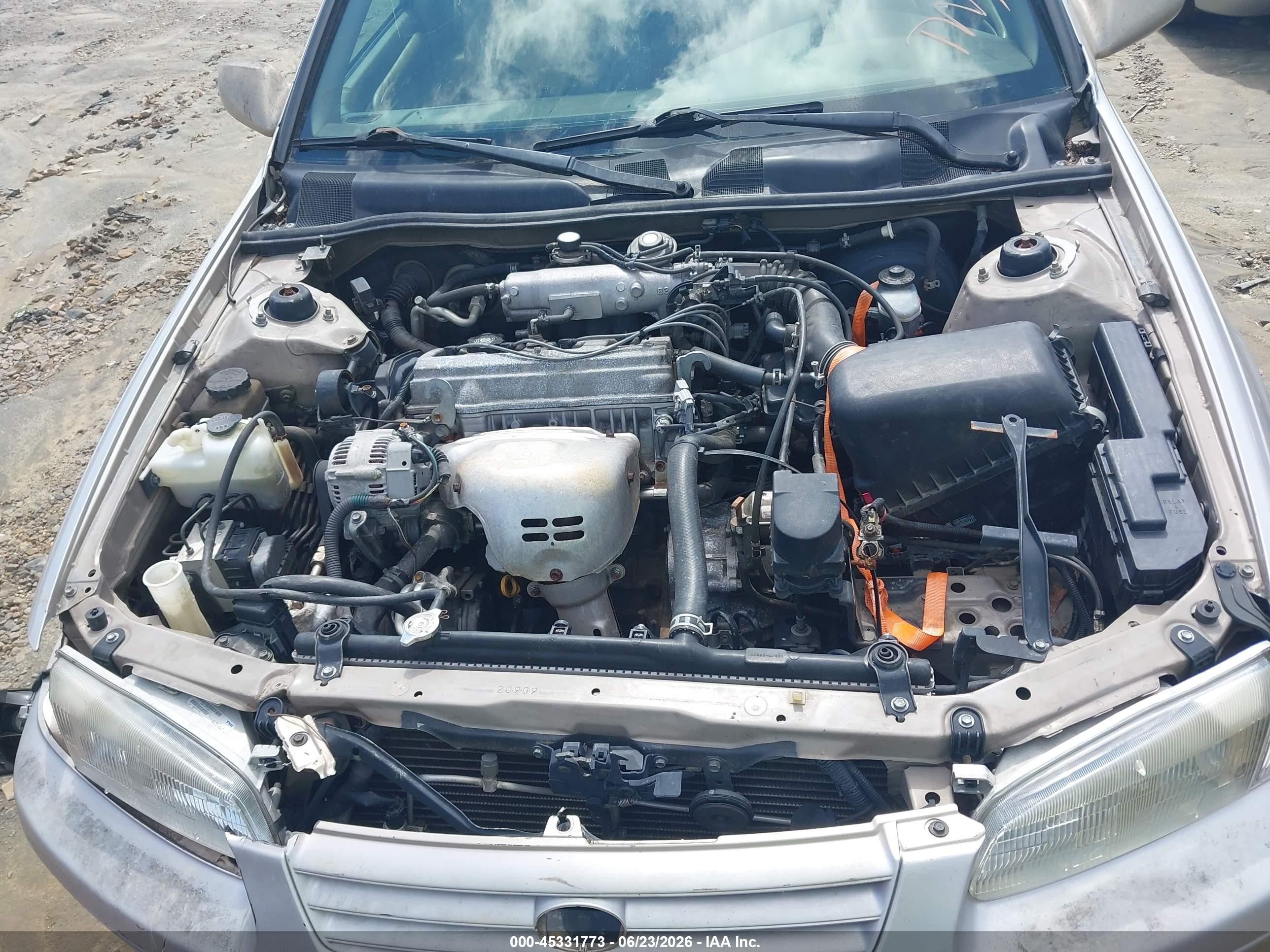 1998 Toyota Camry Le Silver vin: 4T1BG22K2WU328192