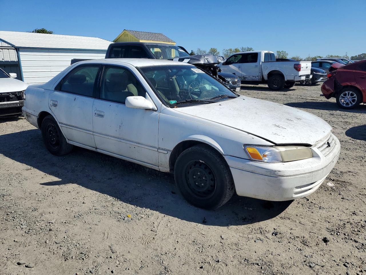1998 Toyota Camry Le White vin: 4T1BG22K2WU839949