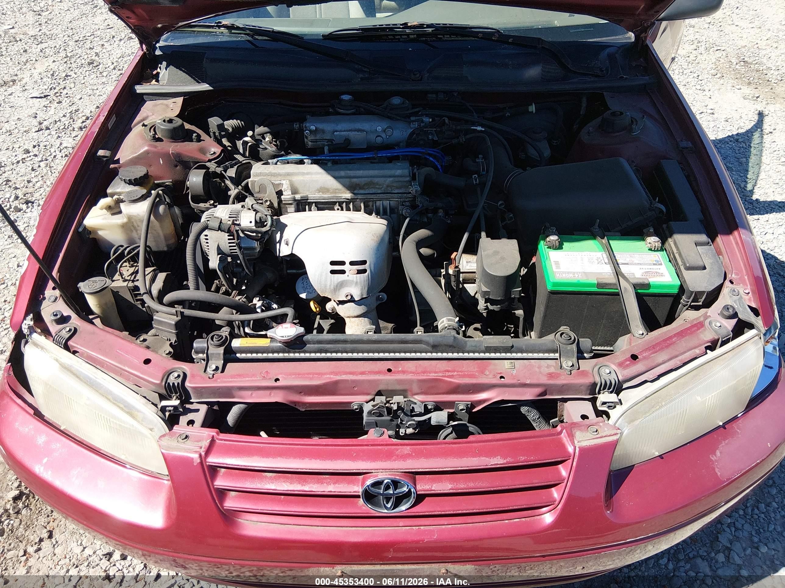 1998 Toyota Camry Le Red vin: 4T1BG22K2WU856640