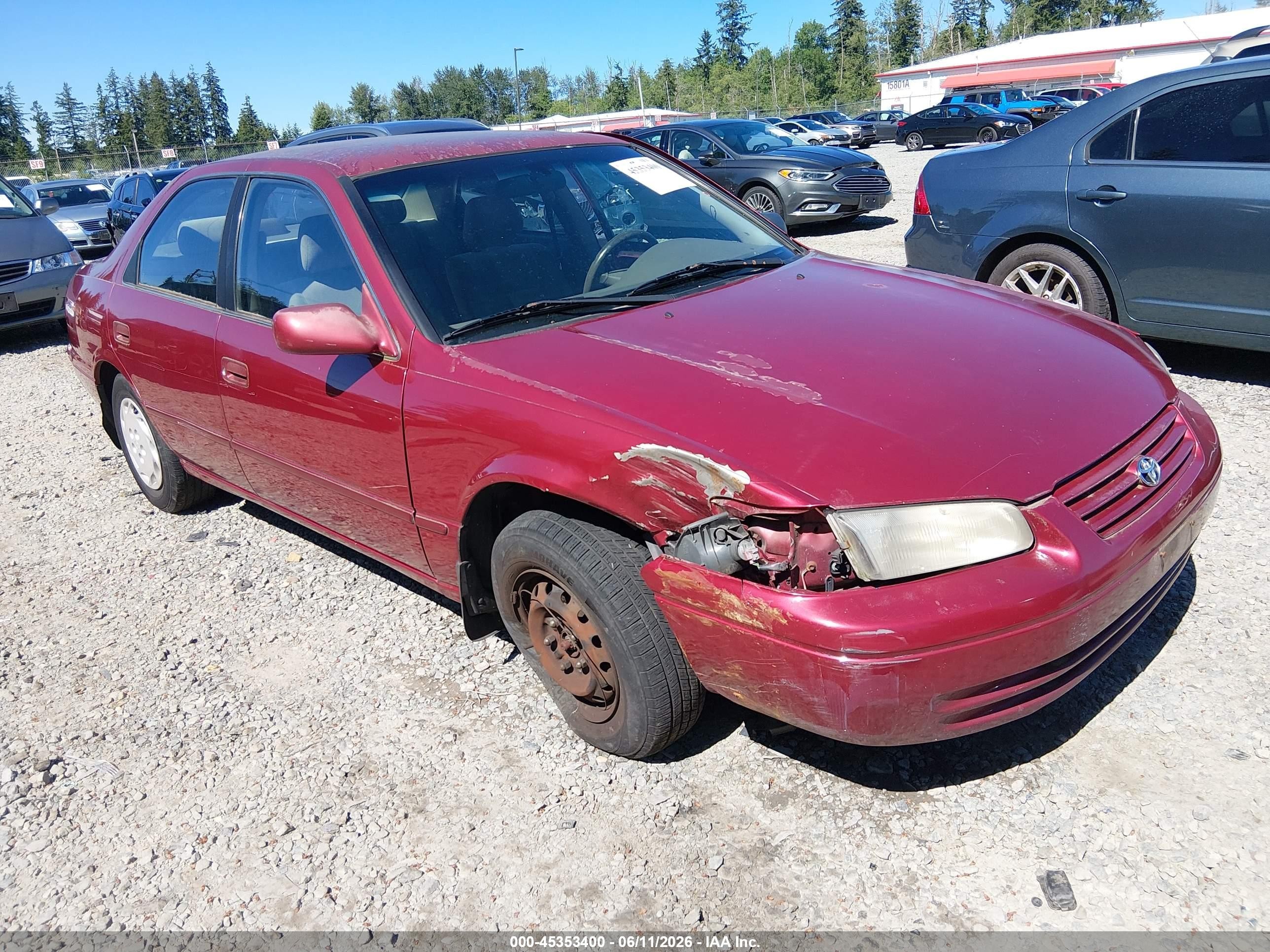 1998 Toyota Camry Le Red vin: 4T1BG22K2WU856640