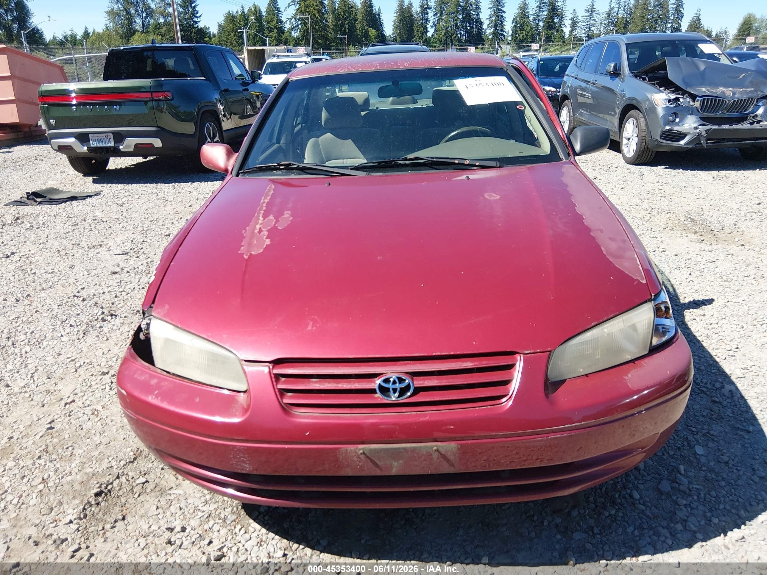 1998 Toyota Camry Le Red vin: 4T1BG22K2WU856640