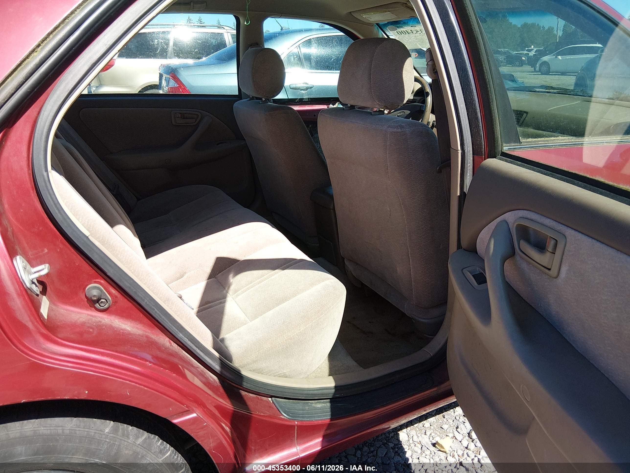 1998 Toyota Camry Le Red vin: 4T1BG22K2WU856640
