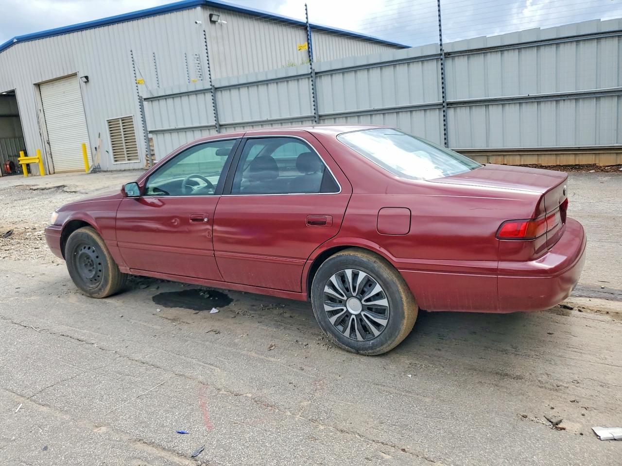 1999 Toyota Camry Le Бордовый vin: 4T1BG22K2XU616604