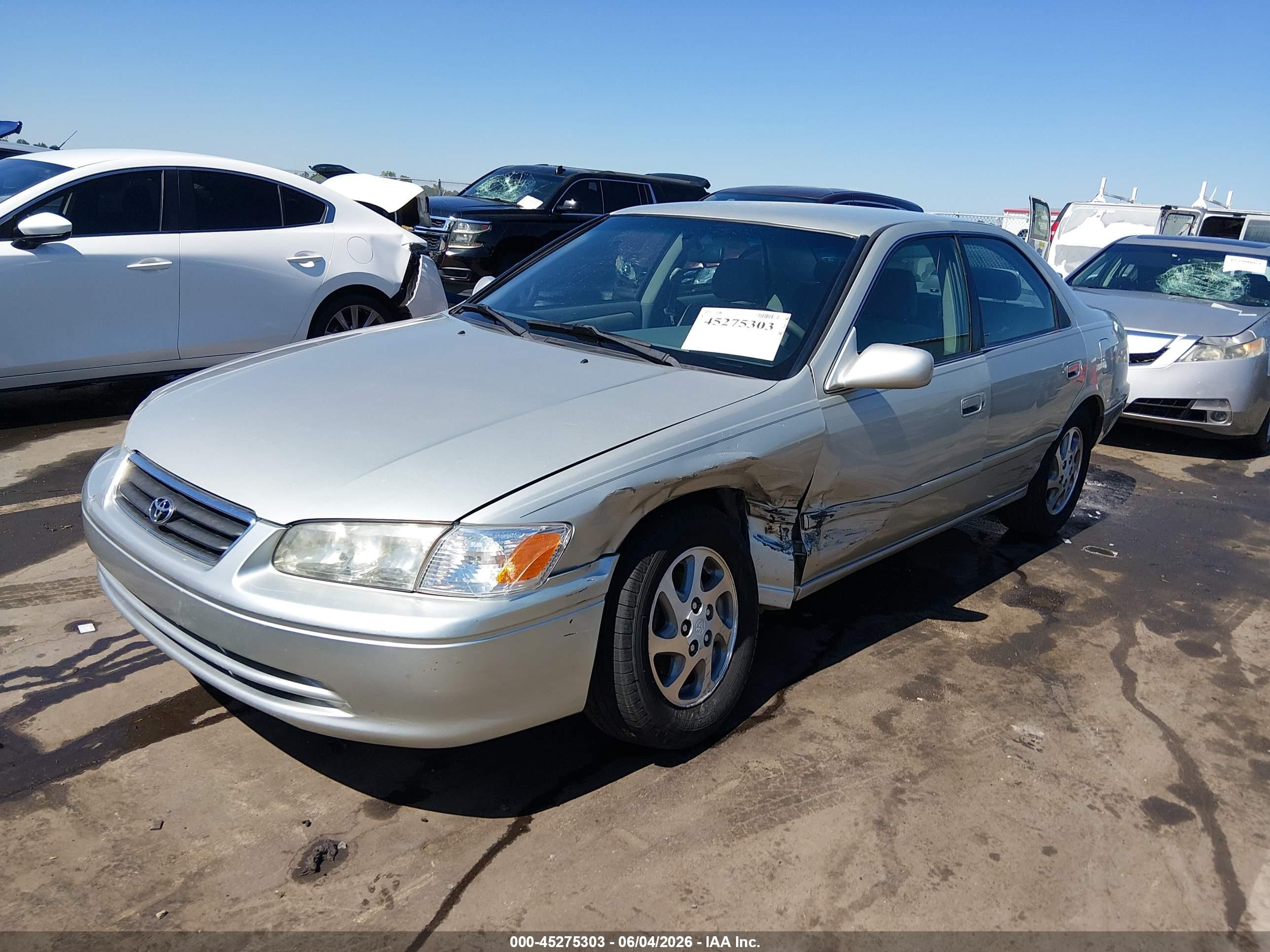 2000 Toyota Camry Le Silver vin: 4T1BG22K2YU656991