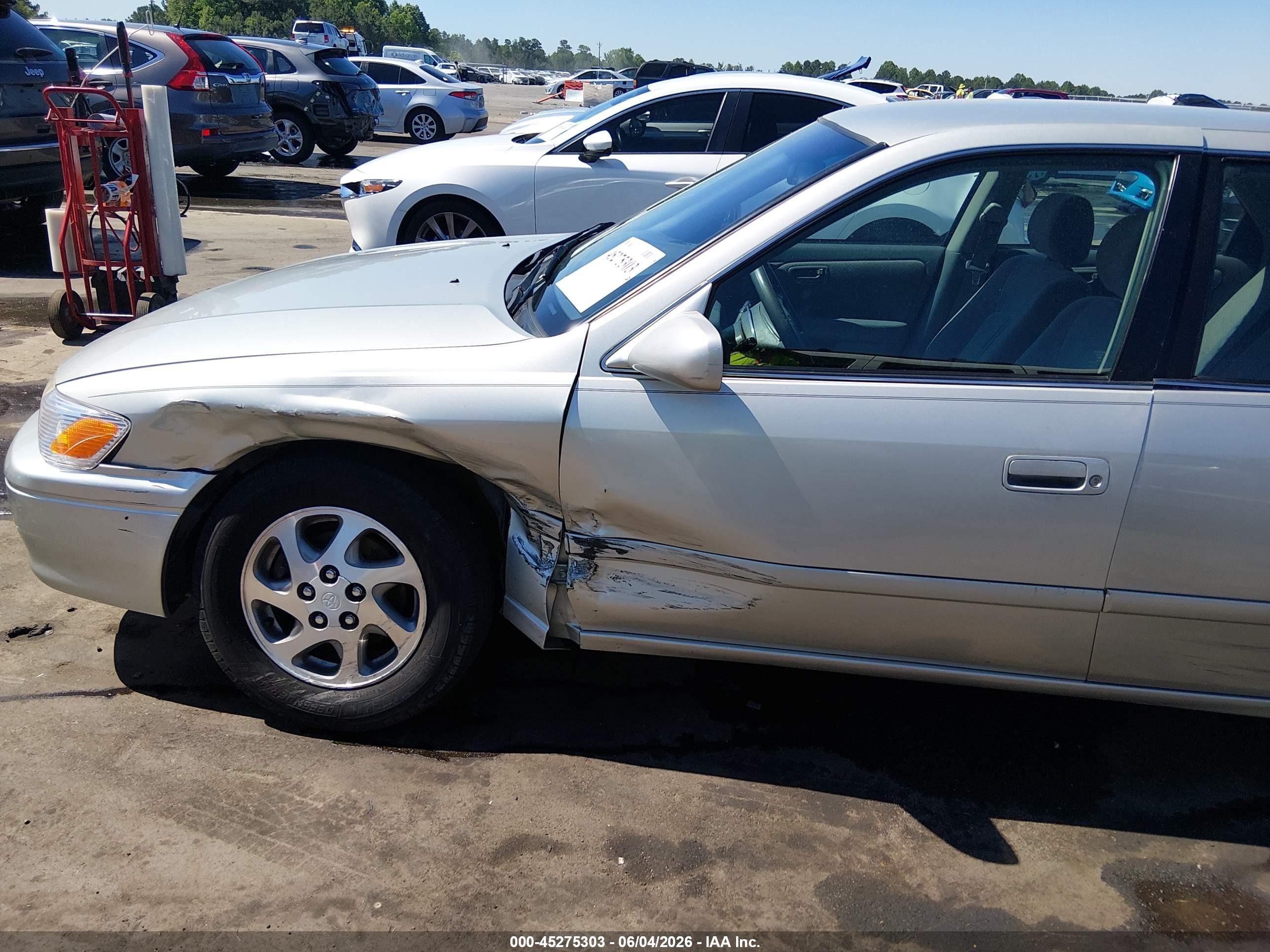 2000 Toyota Camry Le Silver vin: 4T1BG22K2YU656991