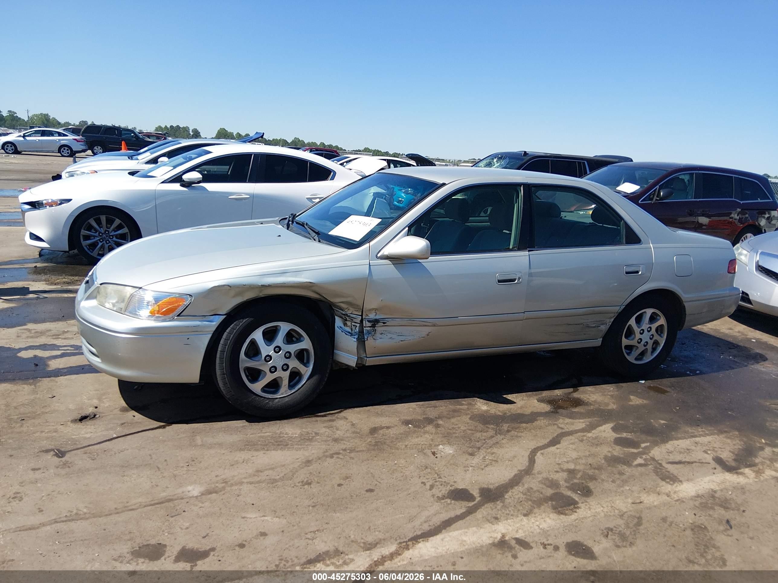 2000 Toyota Camry Le Silver vin: 4T1BG22K2YU656991