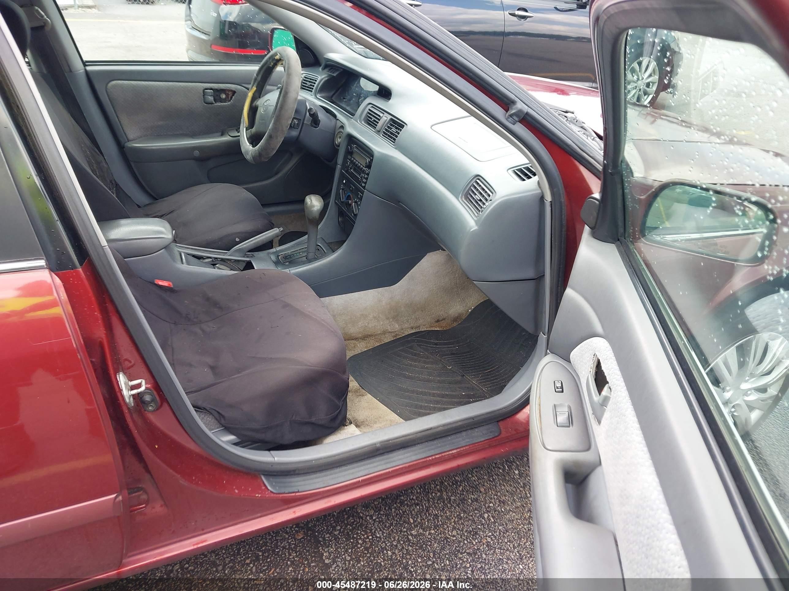 2000 Toyota Camry Le Burgundy vin: 4T1BG22K2YU732791