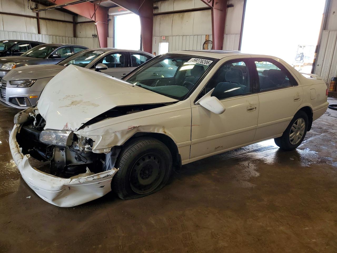 2000 Toyota Camry Le White vin: 4T1BG22K2YU736095