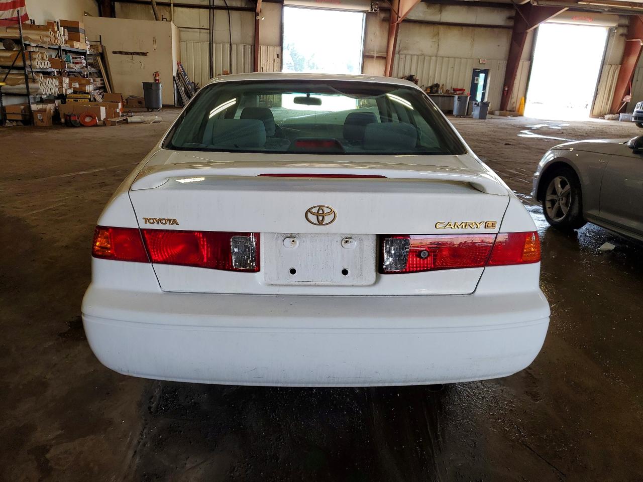 2000 Toyota Camry Le White vin: 4T1BG22K2YU736095