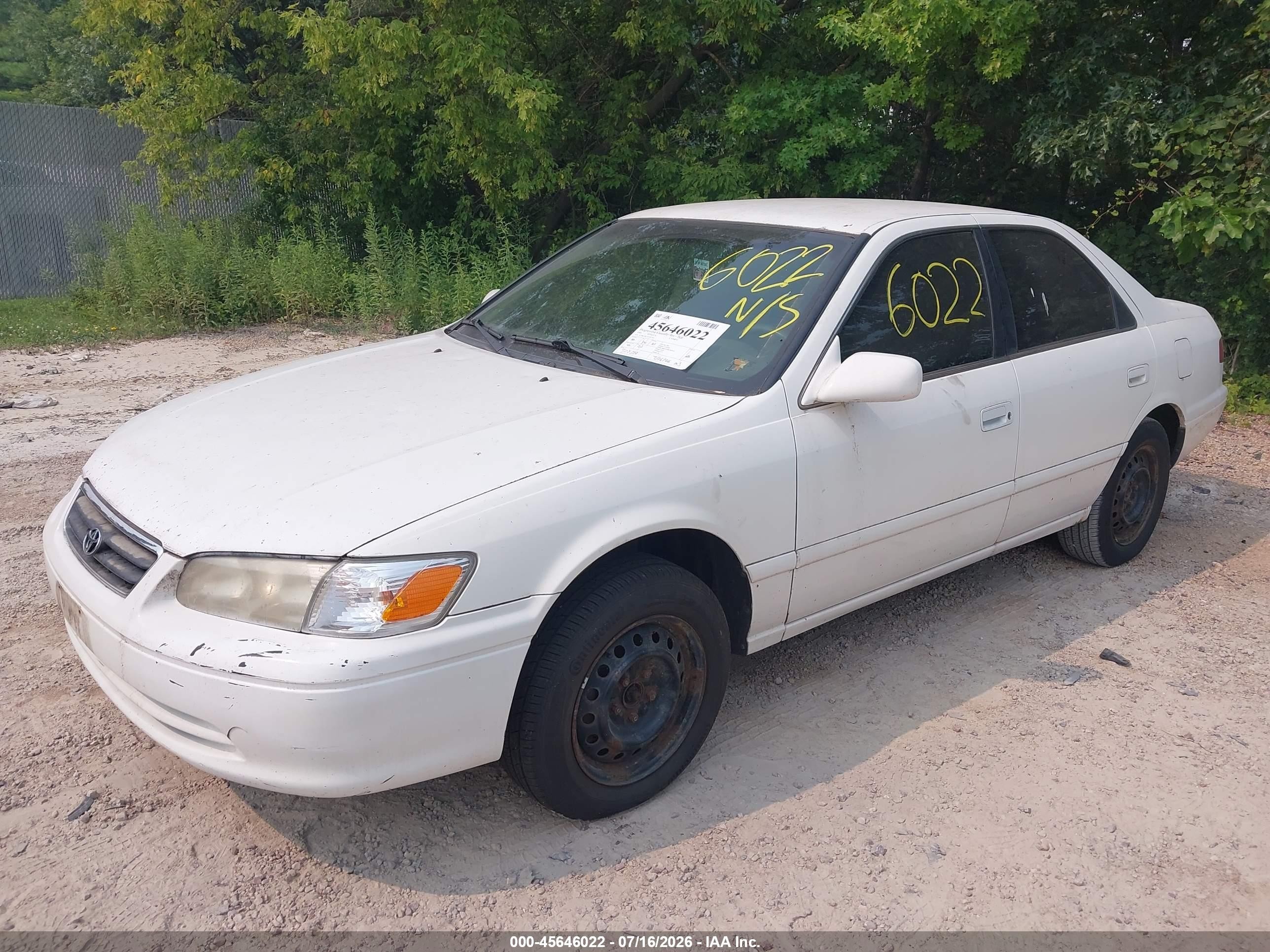 2000 Toyota Camry Ce White vin: 4T1BG22K2YU737795