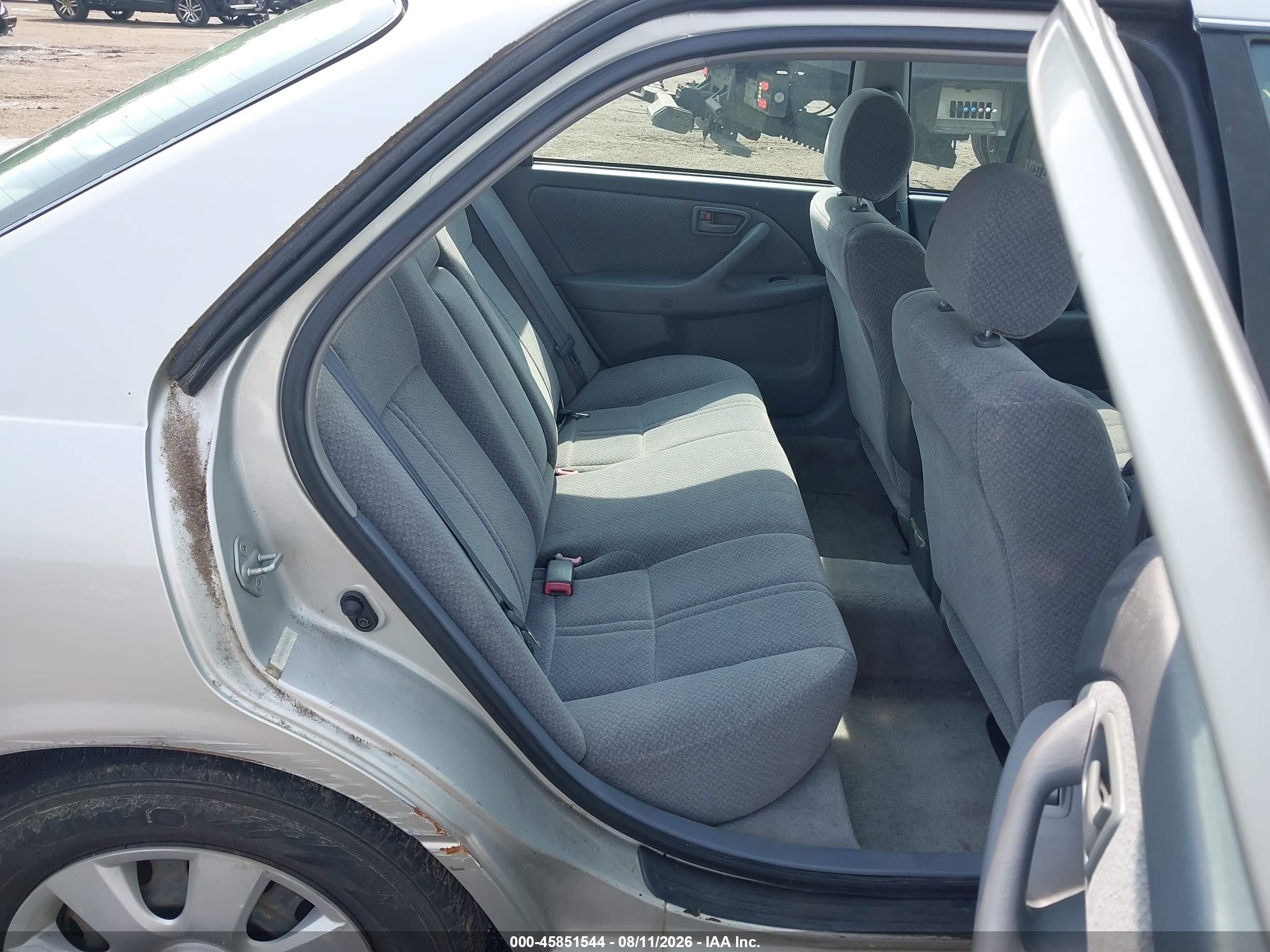 2001 Toyota Camry Le Silver vin: 4T1BG22K31U076512