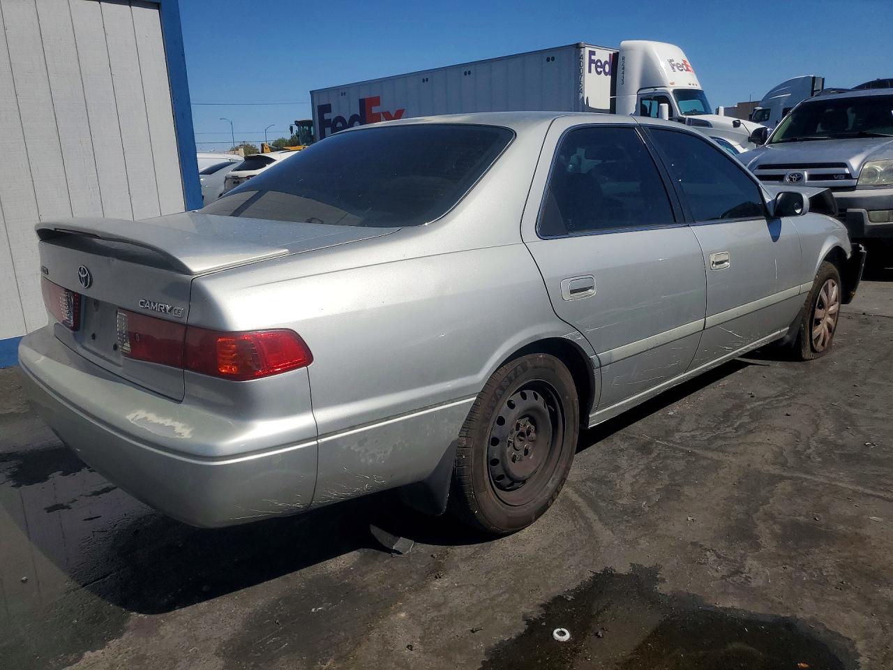 2001 Toyota Camry Ce Silver vin: 4T1BG22K31U094945