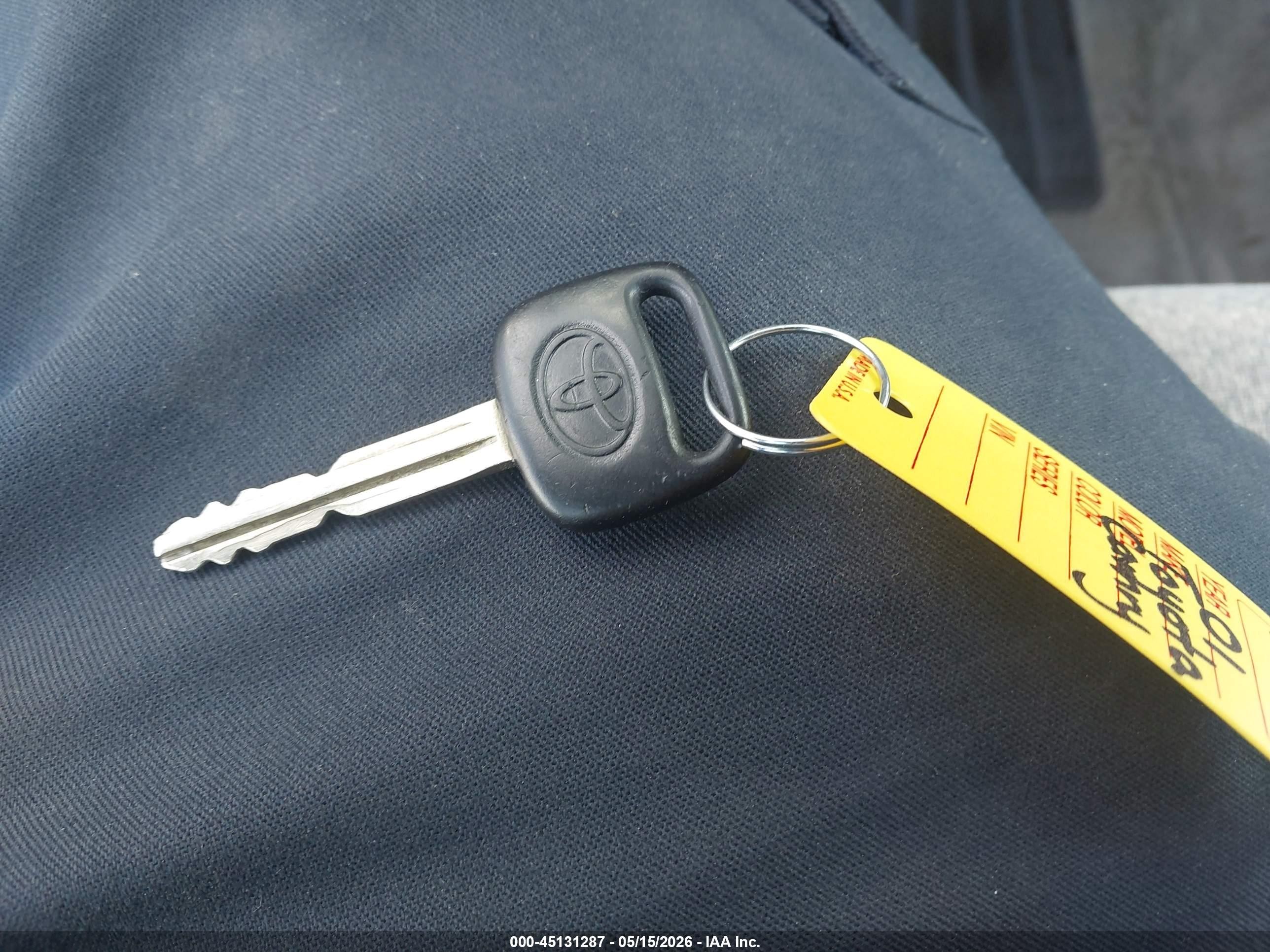 2001 Toyota Camry Le Серебряный vin: 4T1BG22K31U102901