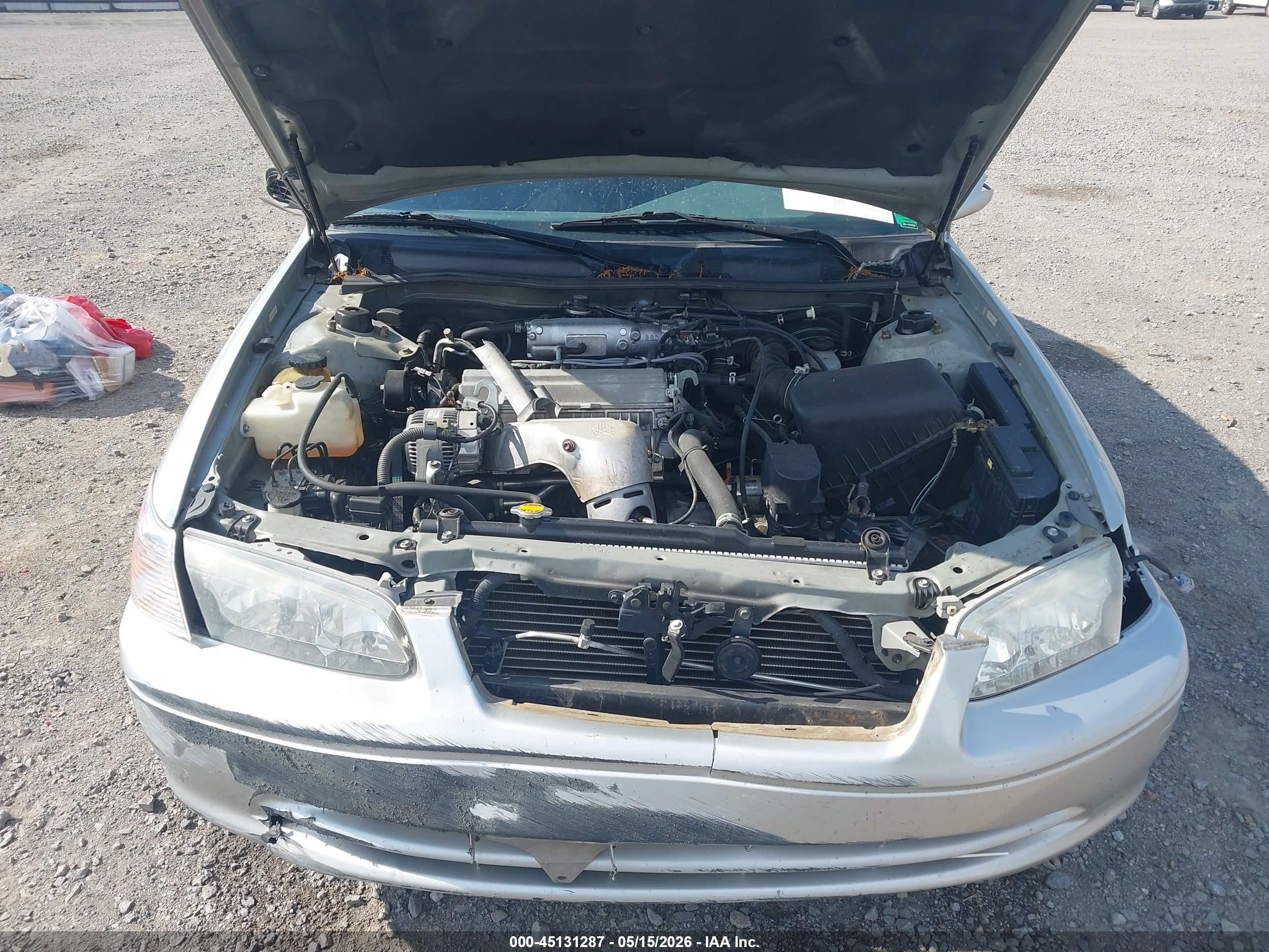 2001 Toyota Camry Le Серебряный vin: 4T1BG22K31U102901