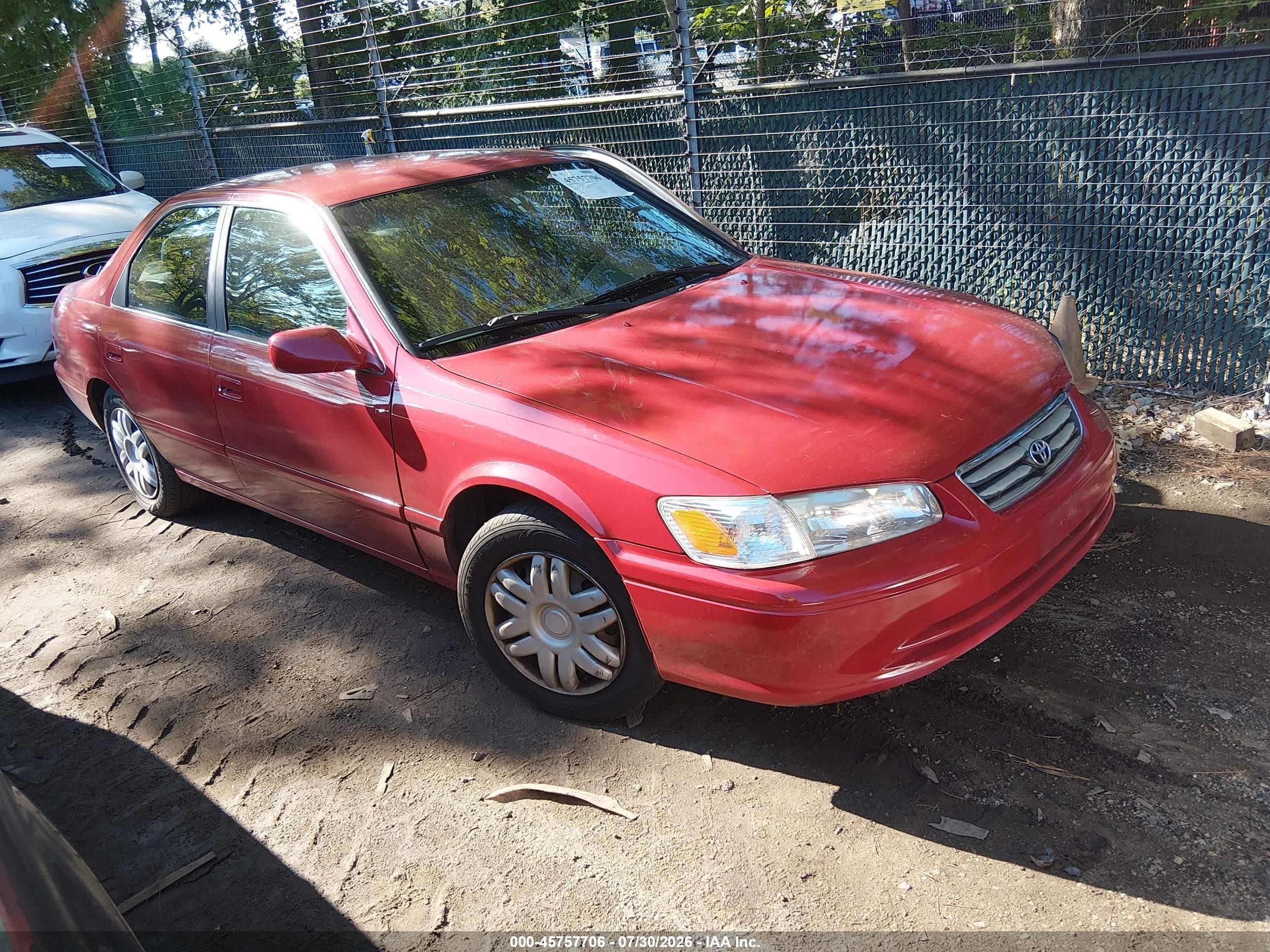 2001 Toyota Camry Le Красный vin: 4T1BG22K31U804572