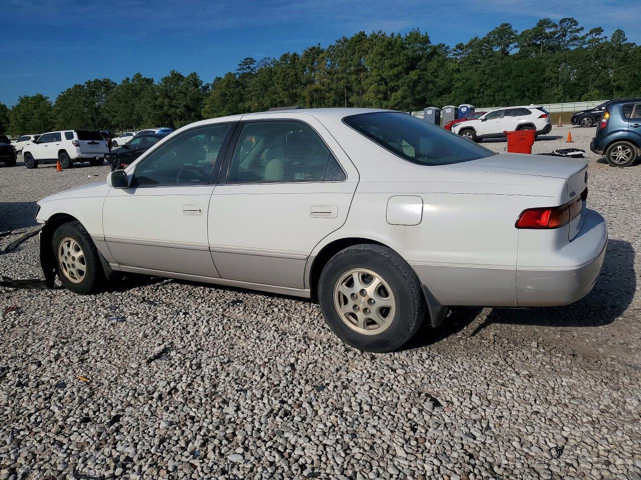 1997 Toyota Camry Le White vin: 4T1BG22K3VU150291