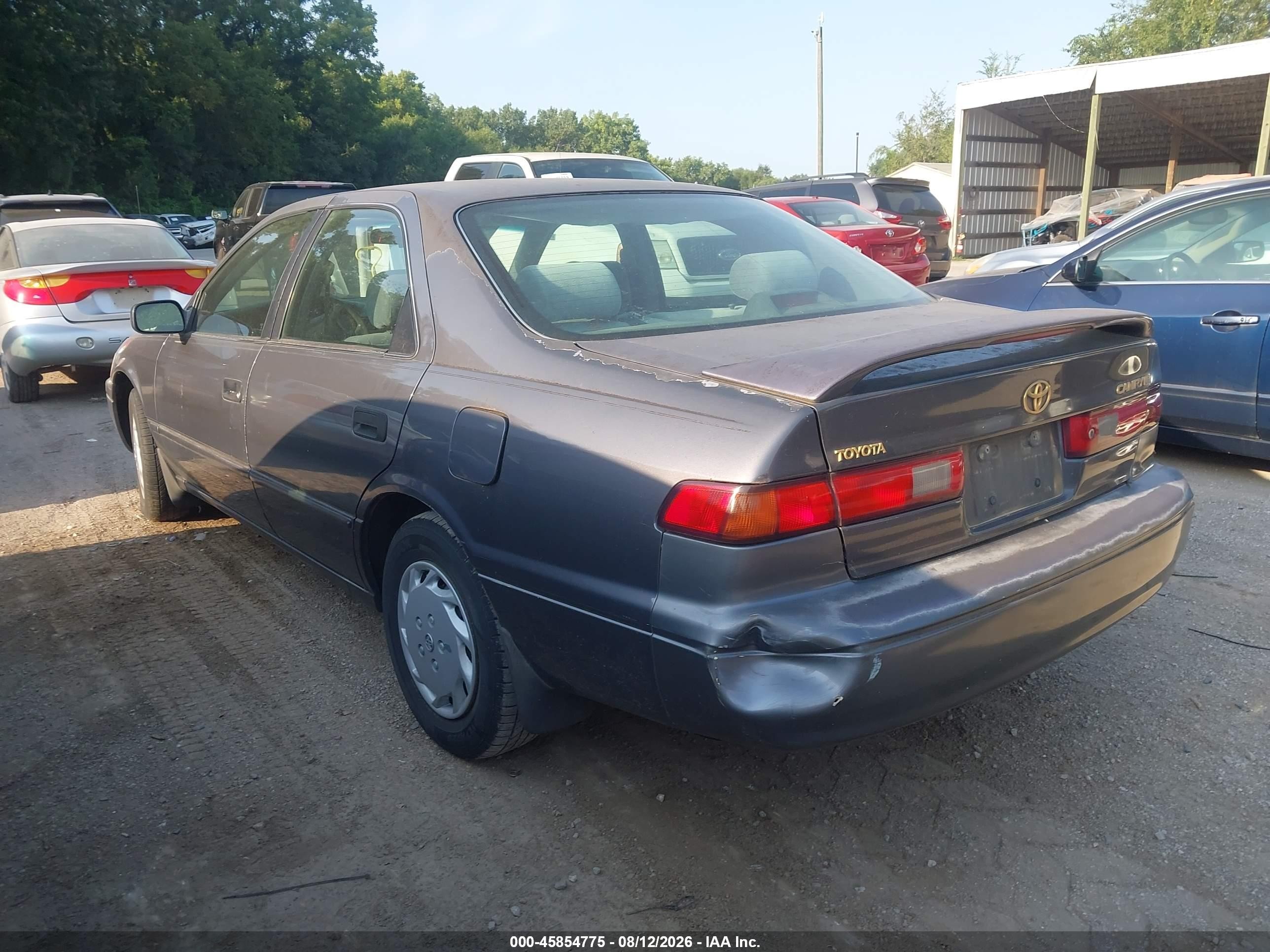 1998 Toyota Camry Le Gray vin: 4T1BG22K3WU214802