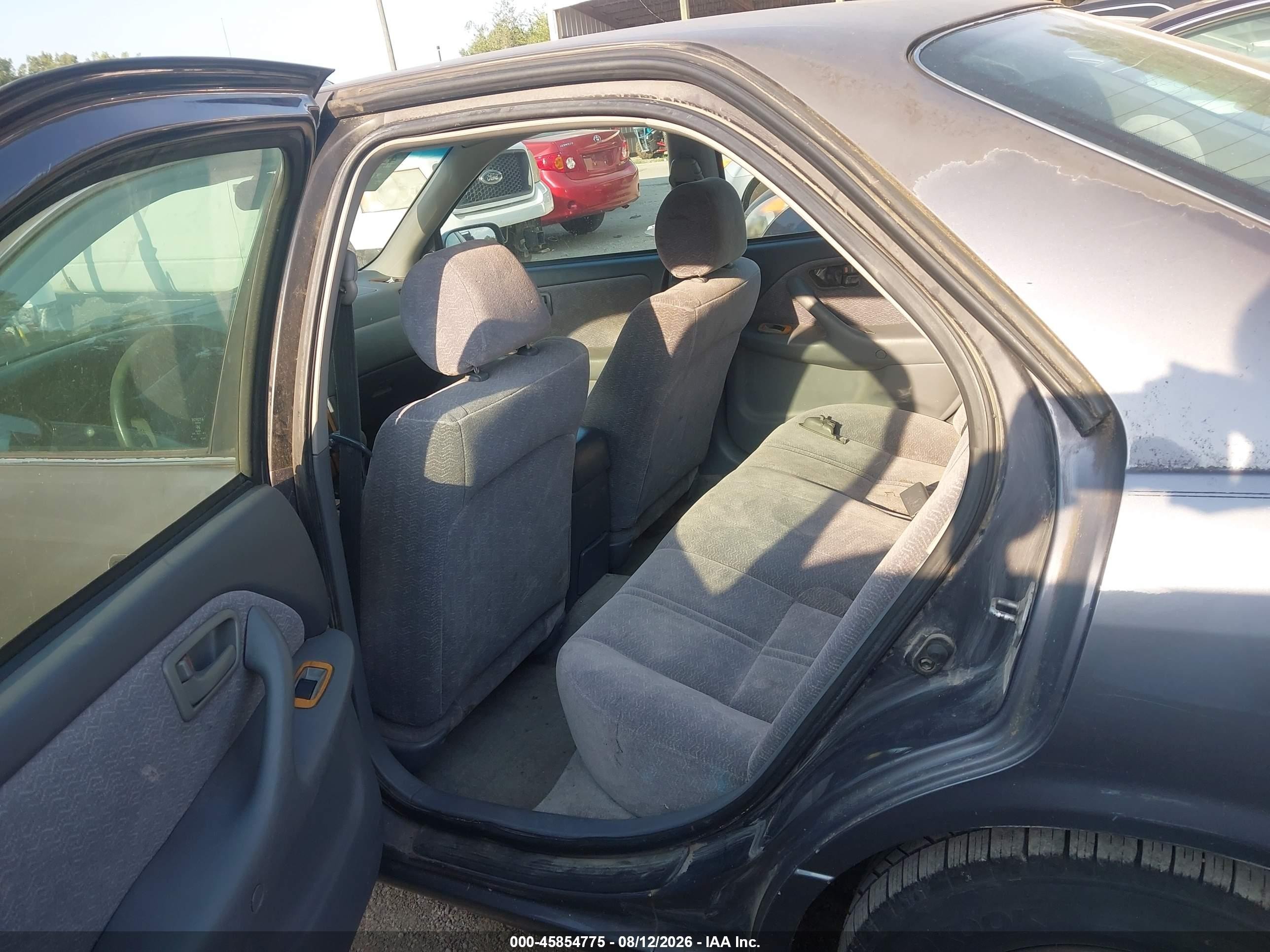 1998 Toyota Camry Le Gray vin: 4T1BG22K3WU214802