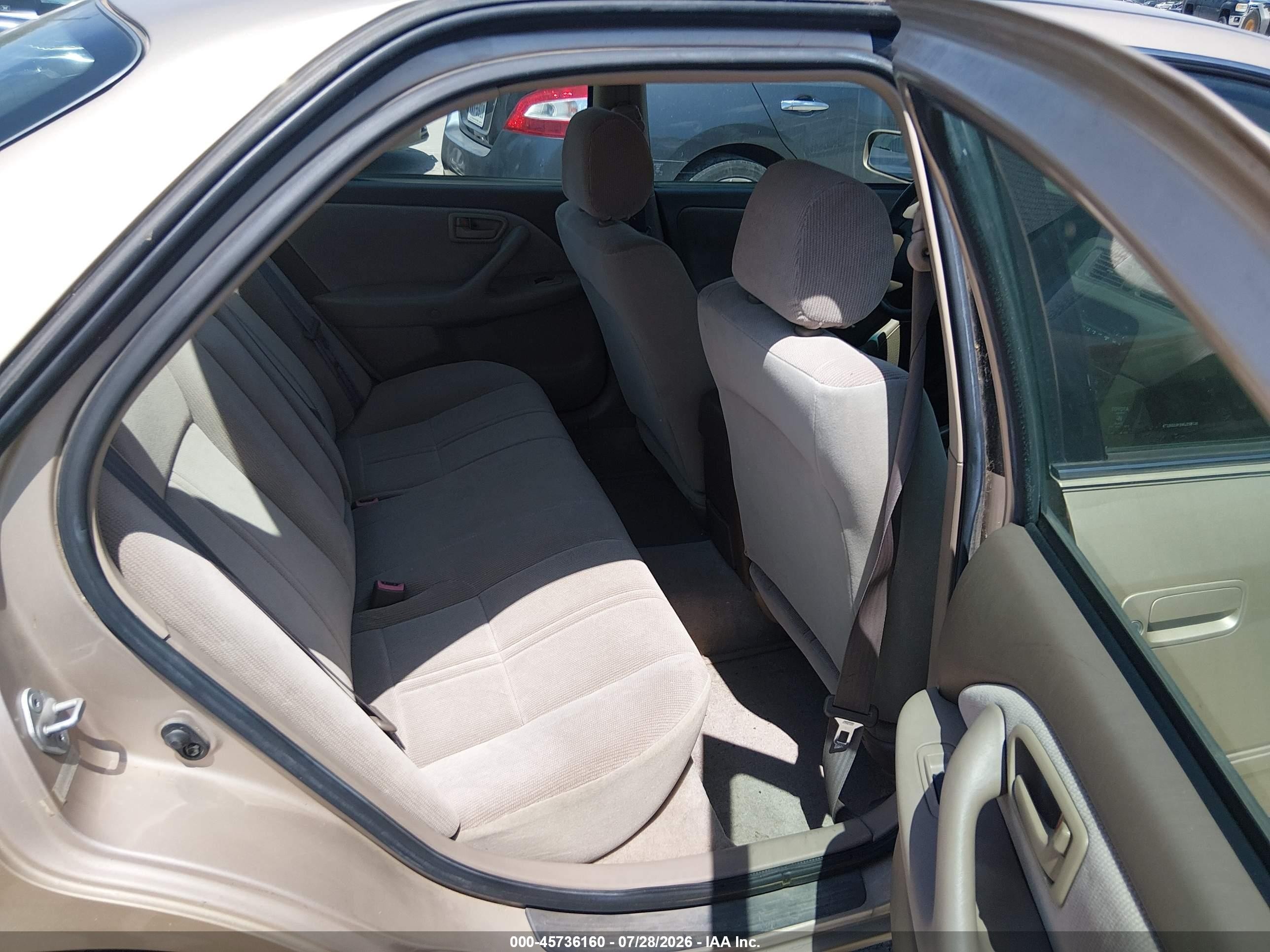 1998 Toyota Camry Ce Золотой vin: 4T1BG22K3WU258136