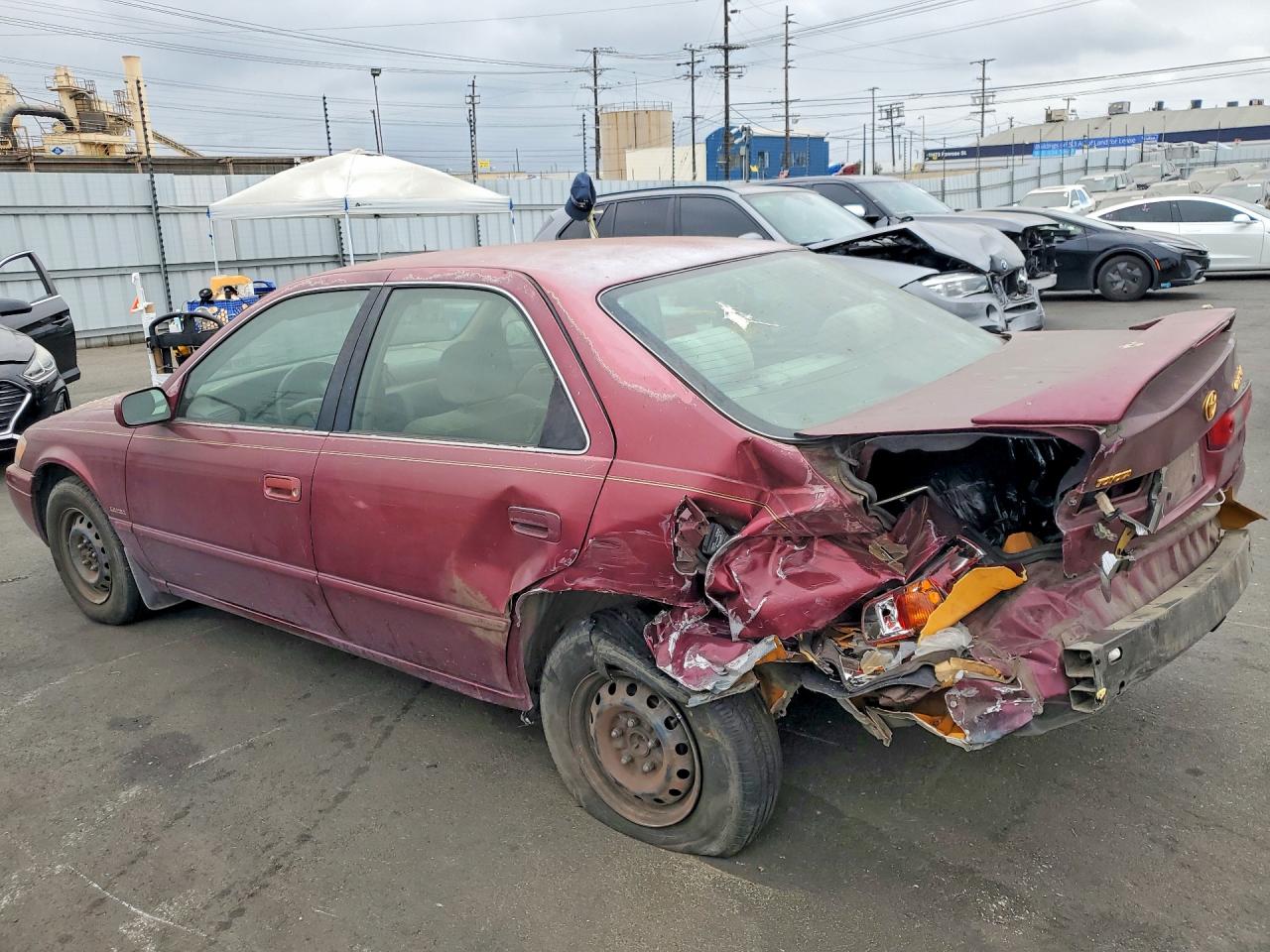 1998 Toyota Camry Le Burgundy vin: 4T1BG22K3WU828359
