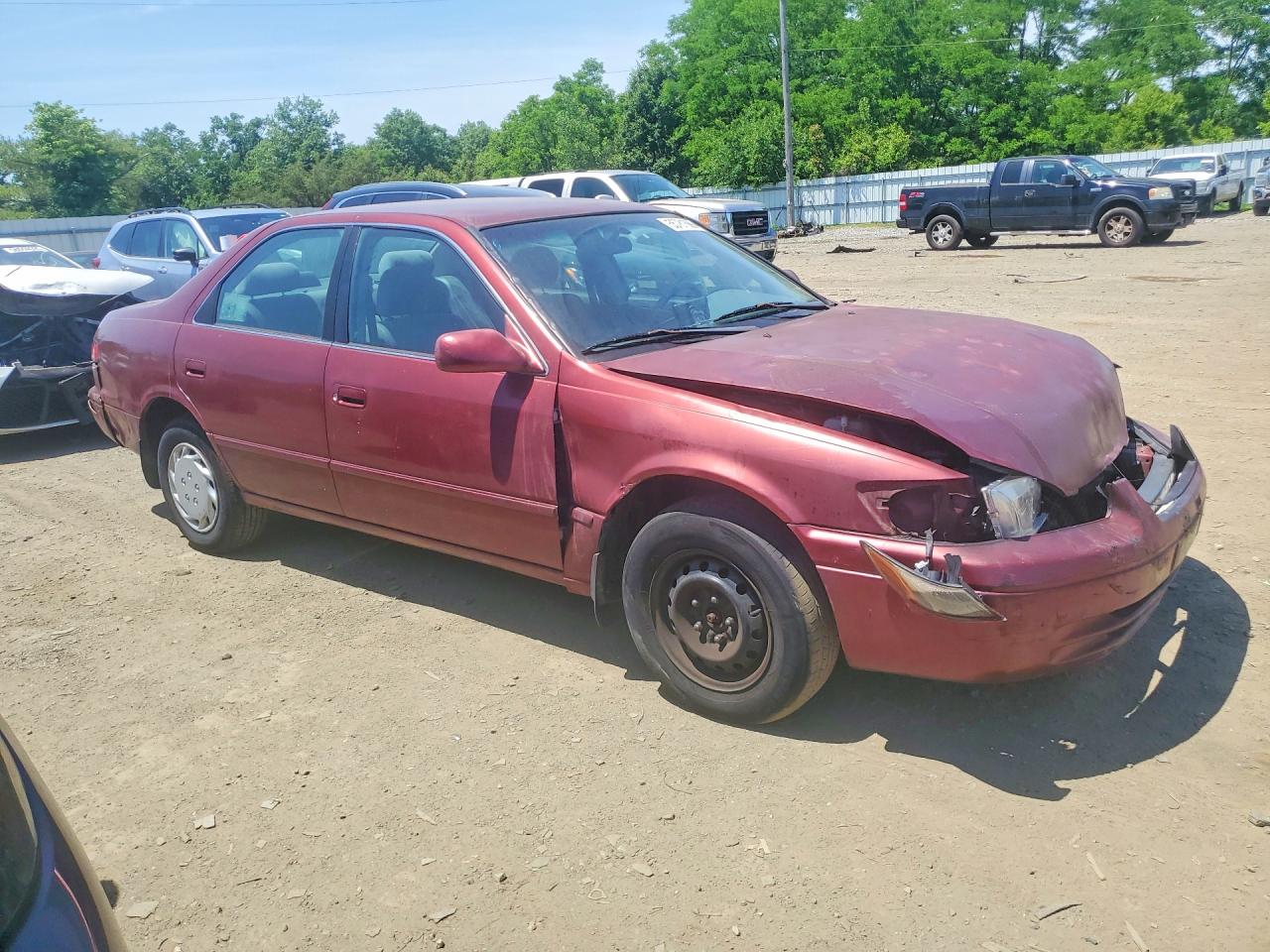 1999 Toyota Camry Le Red vin: 4T1BG22K3XU407131