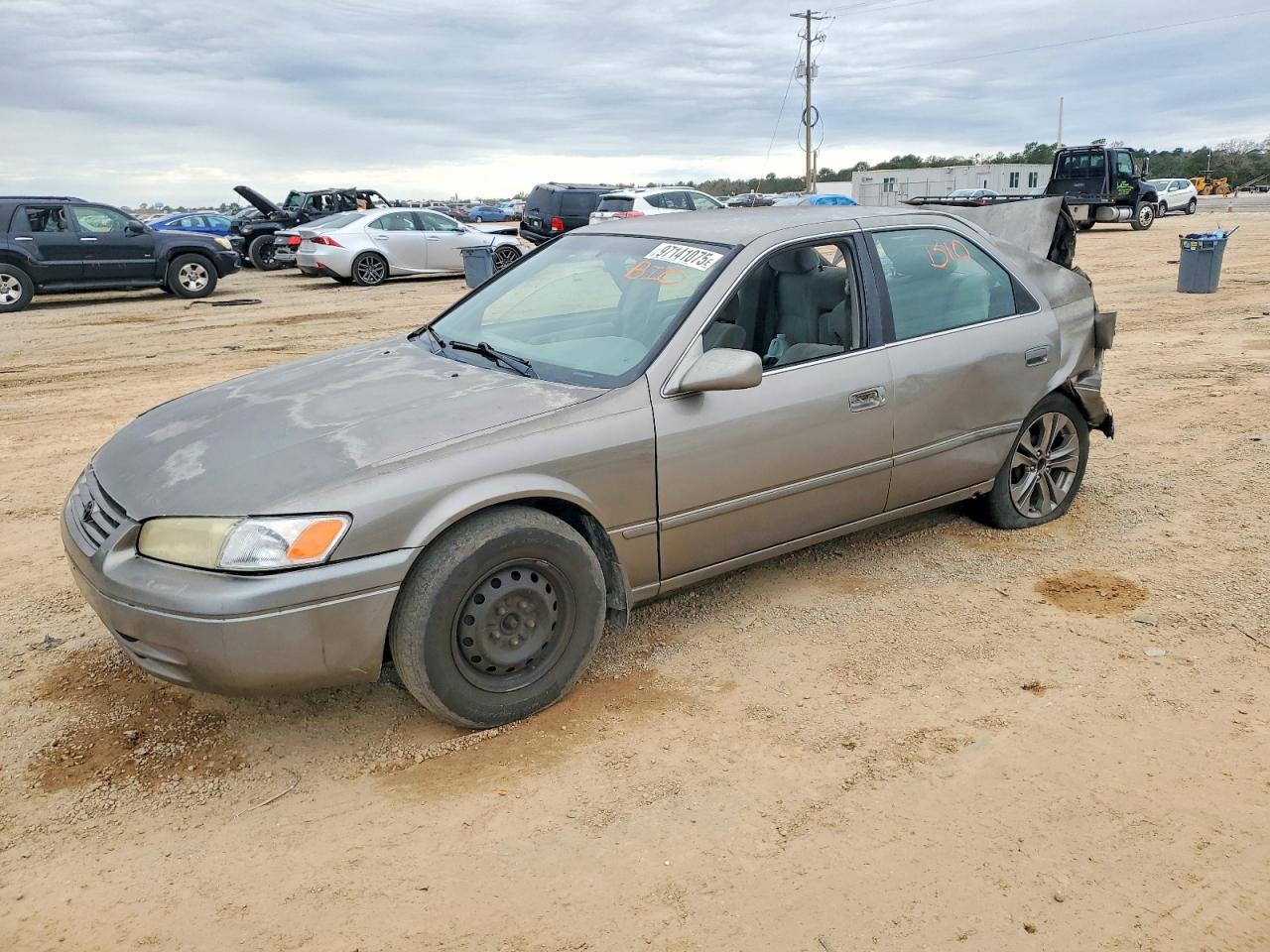 1999 Toyota Camry Le Beige vin: 4T1BG22K3XU411972