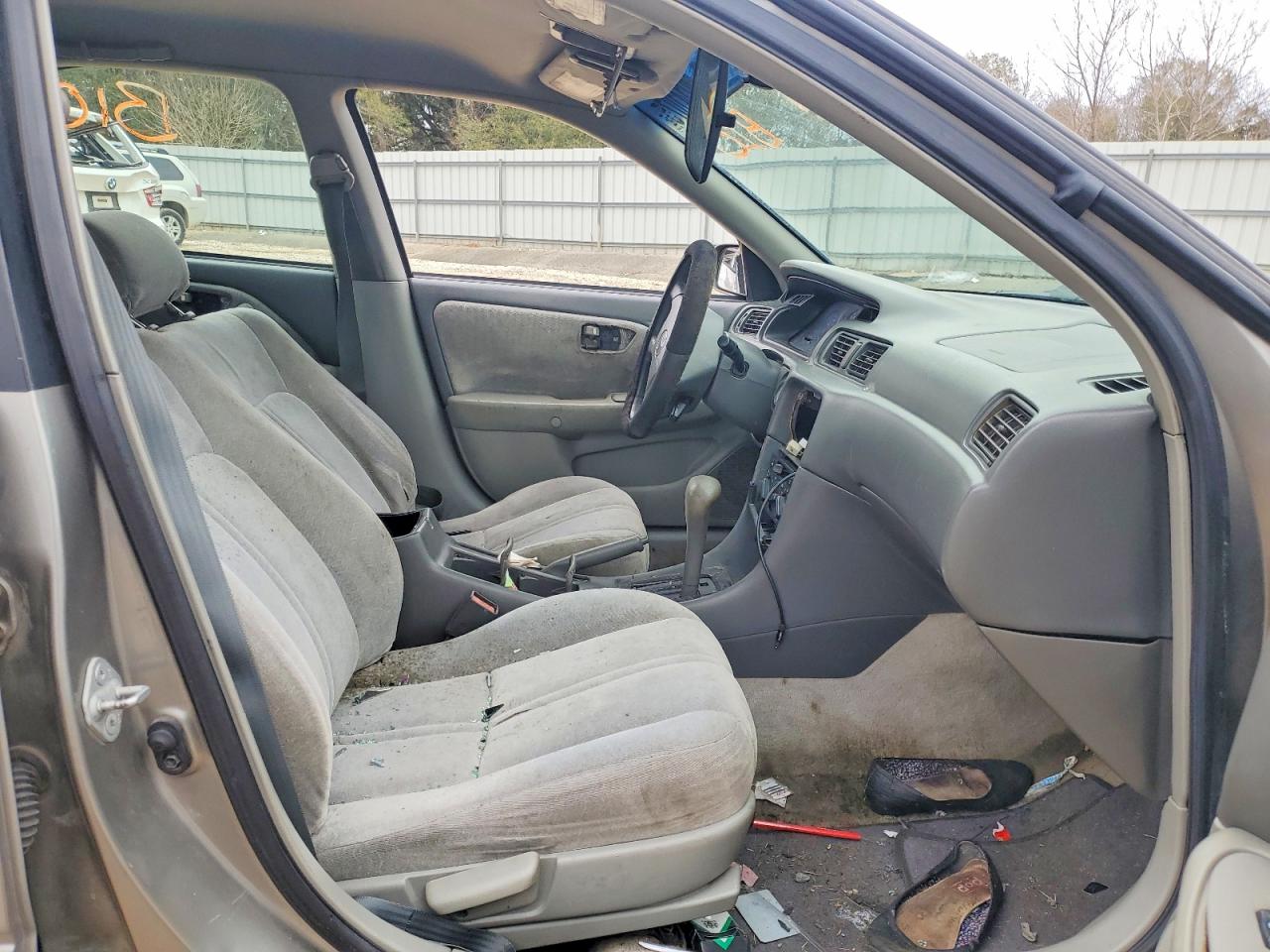 1999 Toyota Camry Le Beige vin: 4T1BG22K3XU411972
