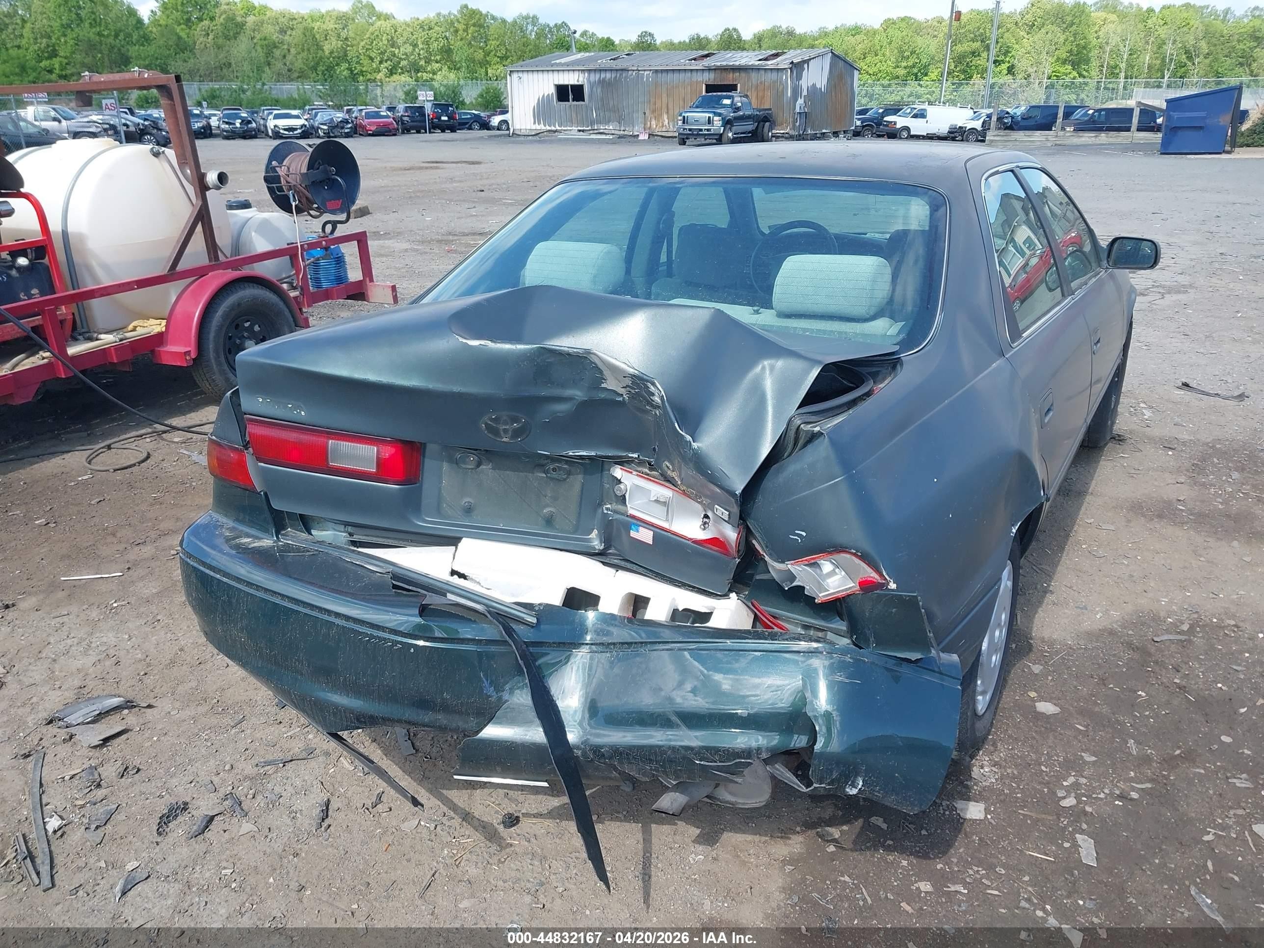 1999 Toyota Camry Ce Green vin: 4T1BG22K3XU465126