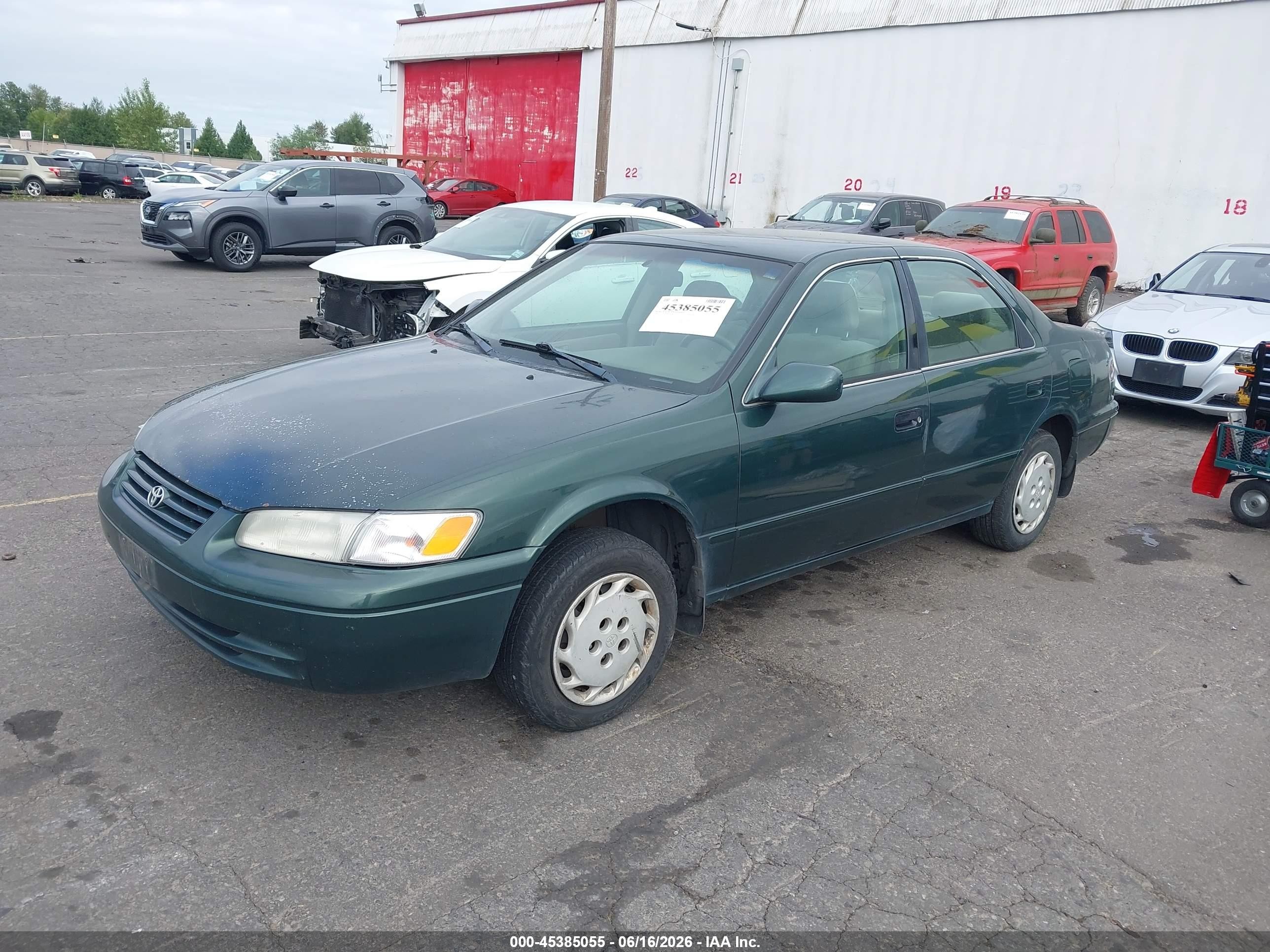 1999 Toyota Camry Le Зеленый vin: 4T1BG22K3XU495453