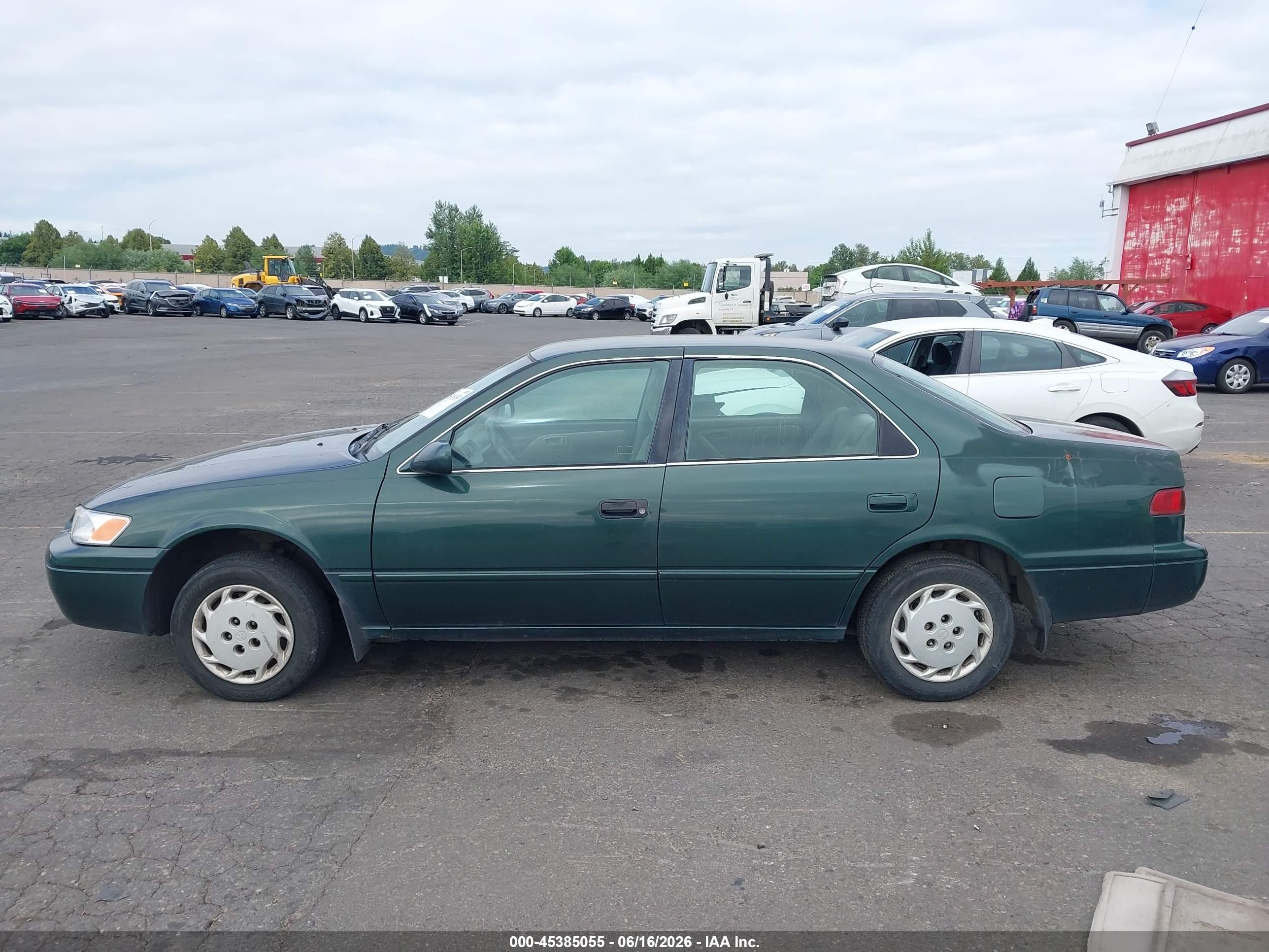 1999 Toyota Camry Le Зеленый vin: 4T1BG22K3XU495453